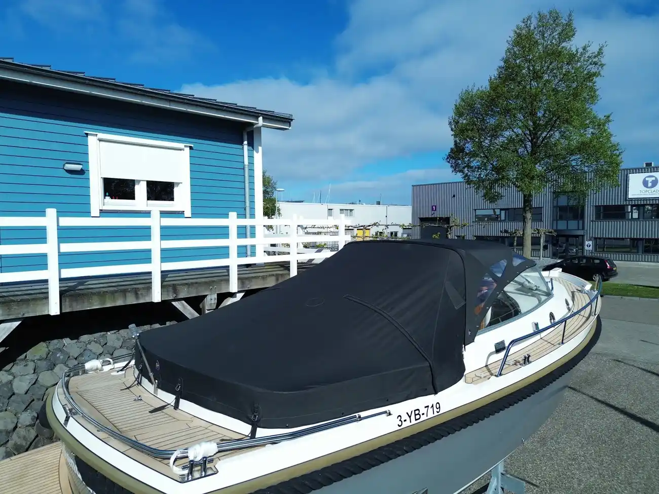 Intercruiser 27 Cabin