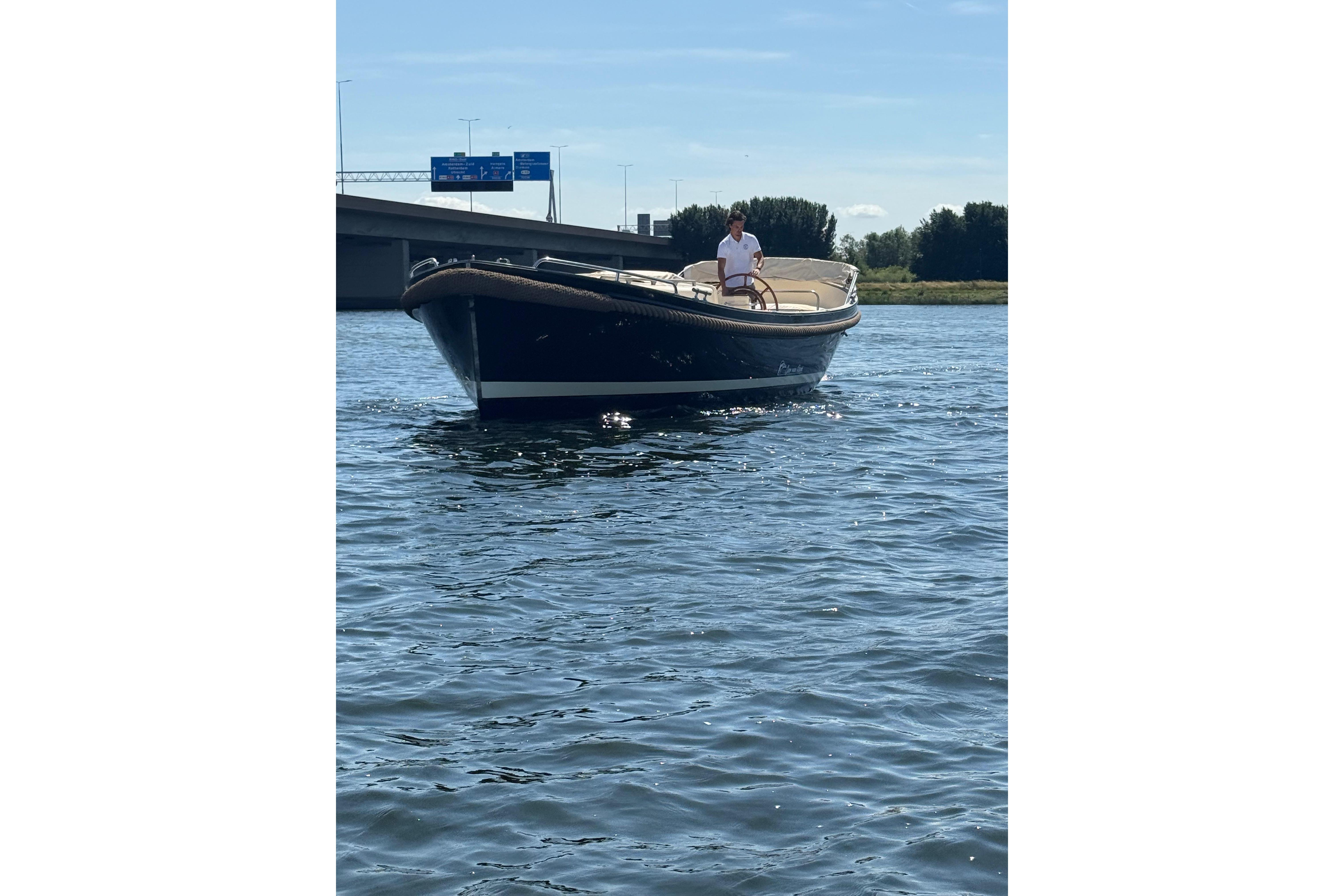 Jan Van Gent 10.35 Cabin