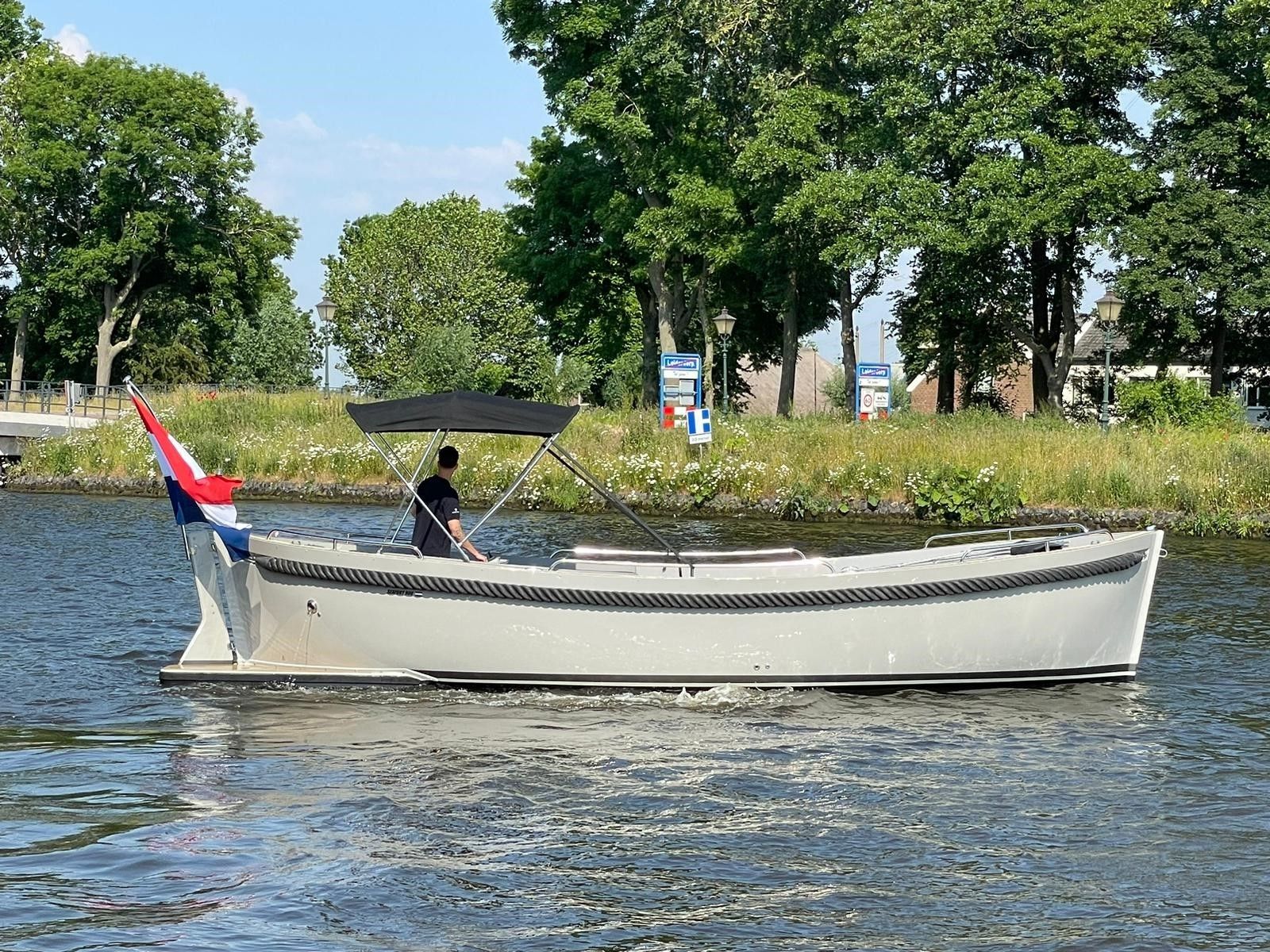 Seafury 900 Soft-top