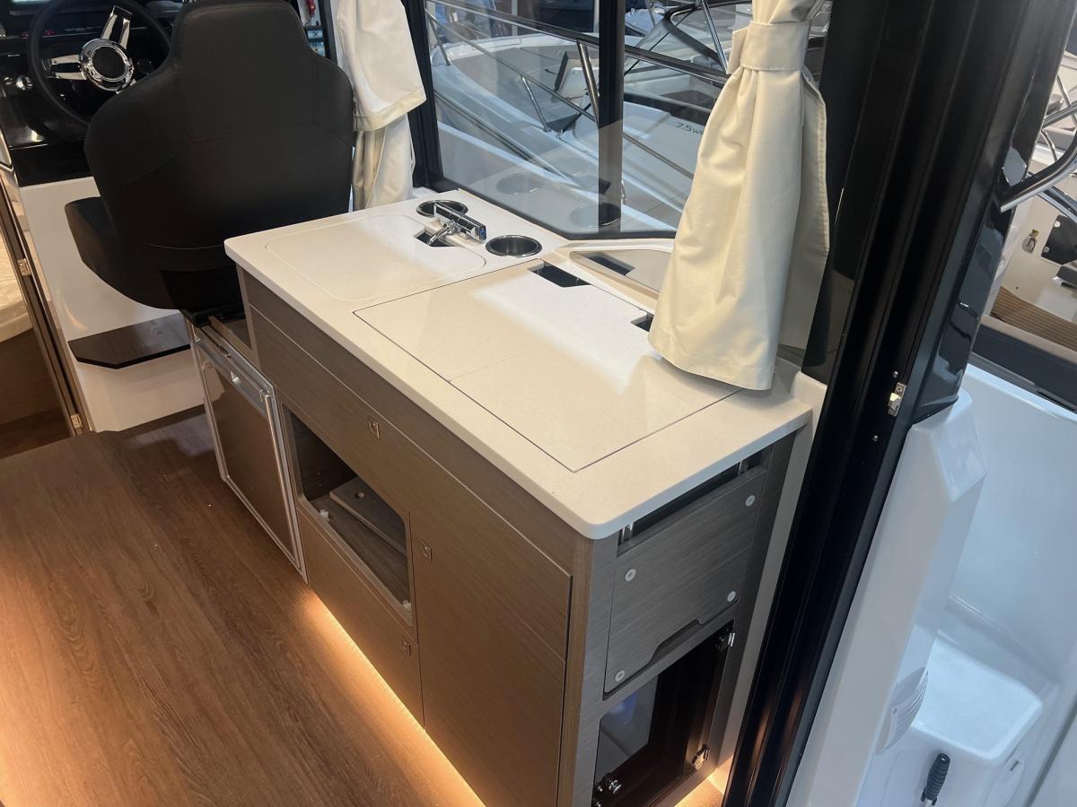 Jeanneau Merry Fisher 895 serie 2. Dit schip is aanwezig op de Yamaha stand van hiswa te water 2026.