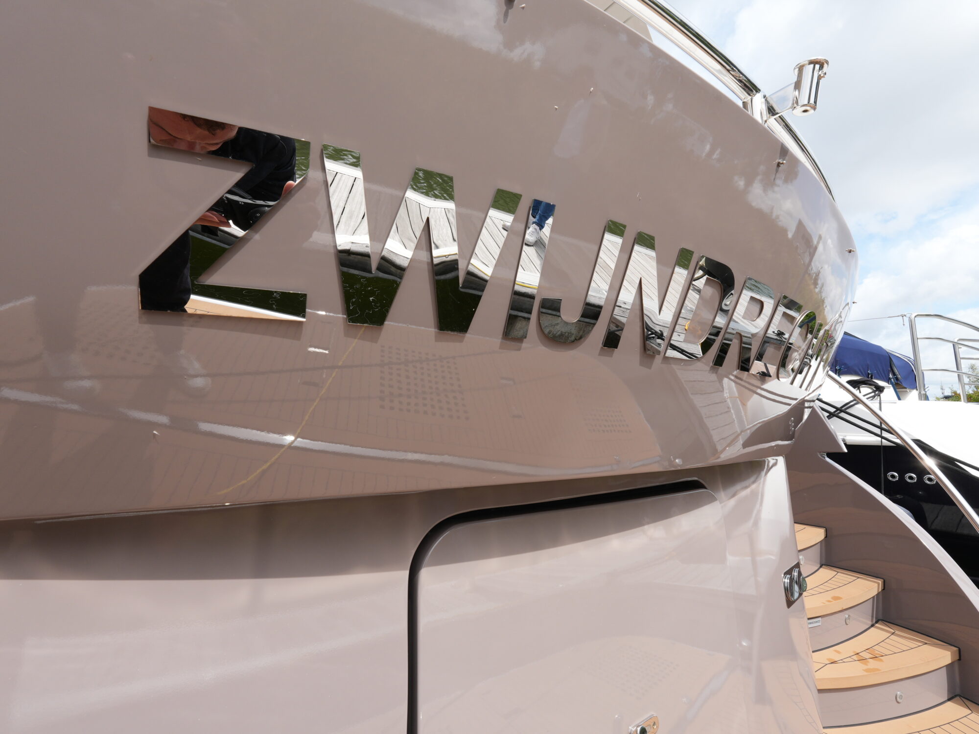 Van den Hoven Executive 15.00 MK II