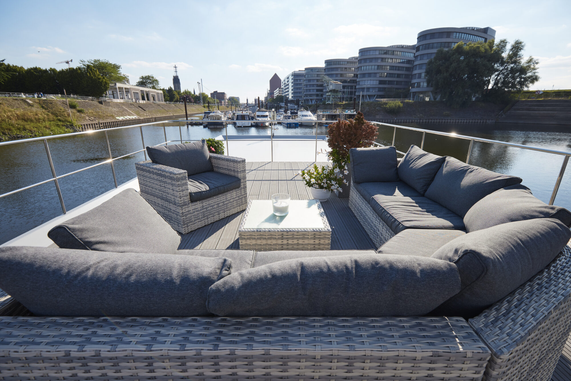 Motor Cruiser Home Traveller XXL Houseboat 1500