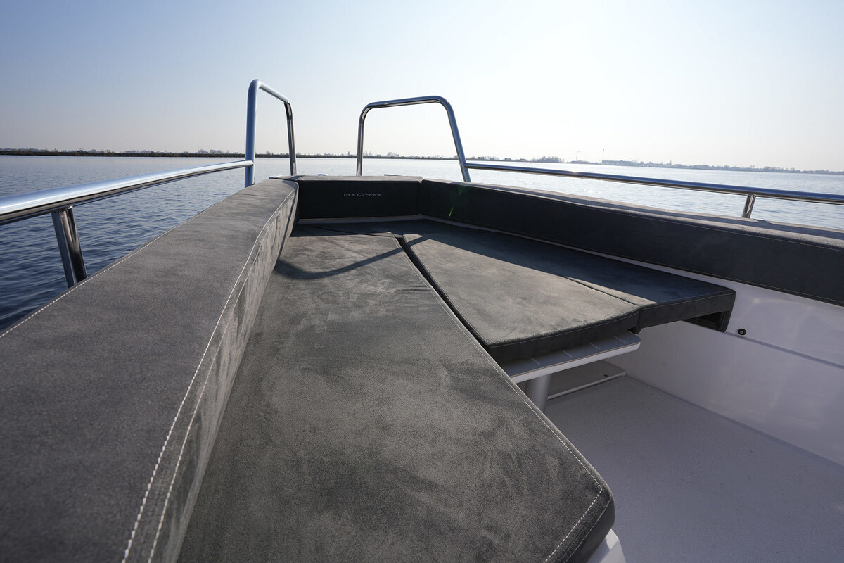 Axopar 28 Cabin - AC