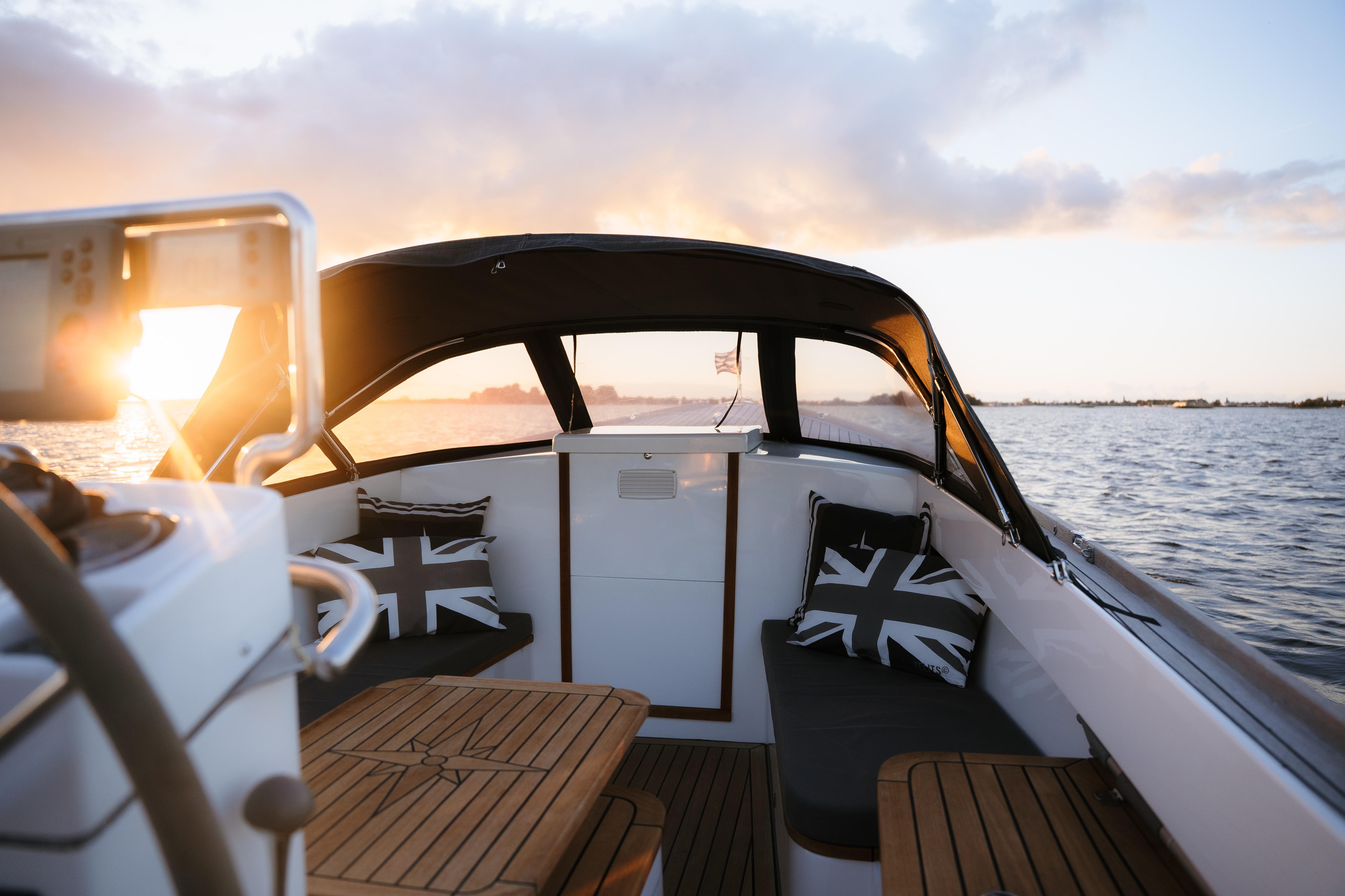 Tender AdmiralsTender C28