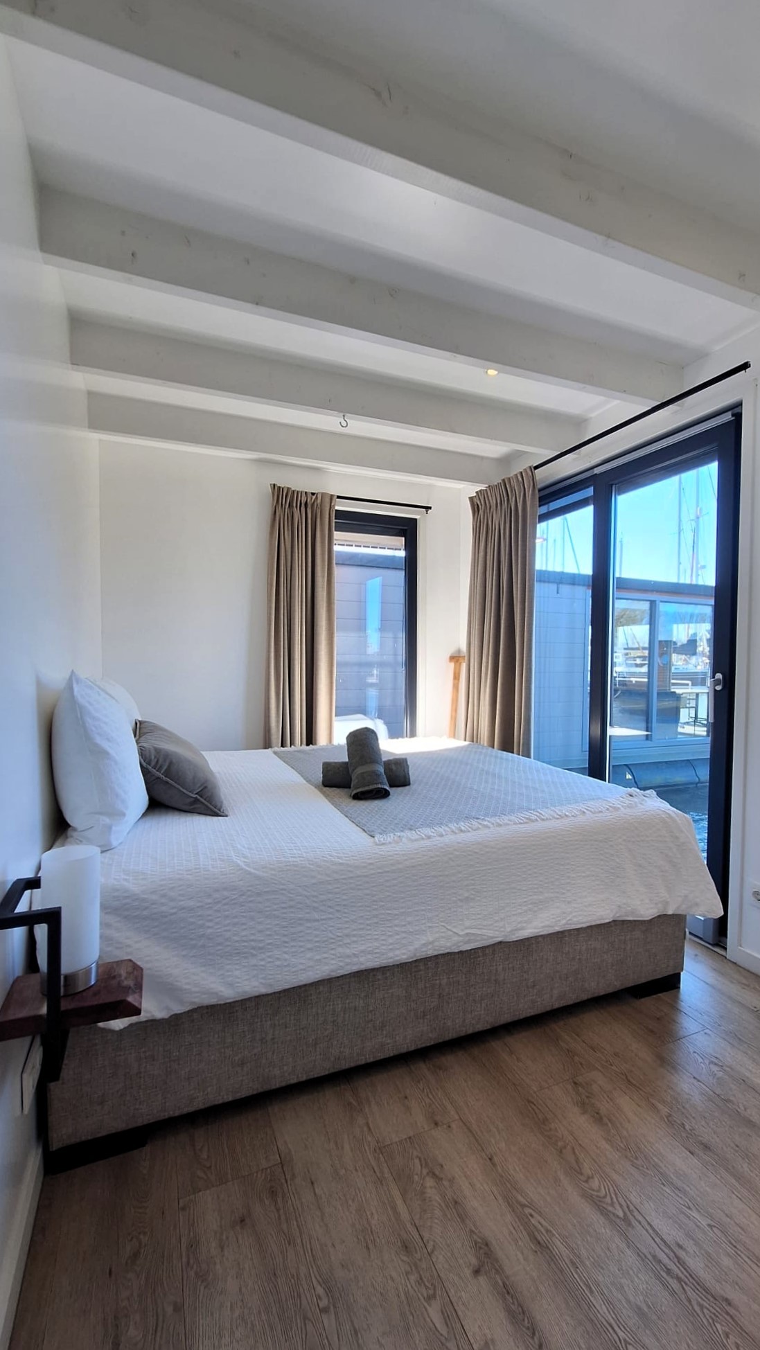 Surla 15 Houseboat Zelfvoorzienend