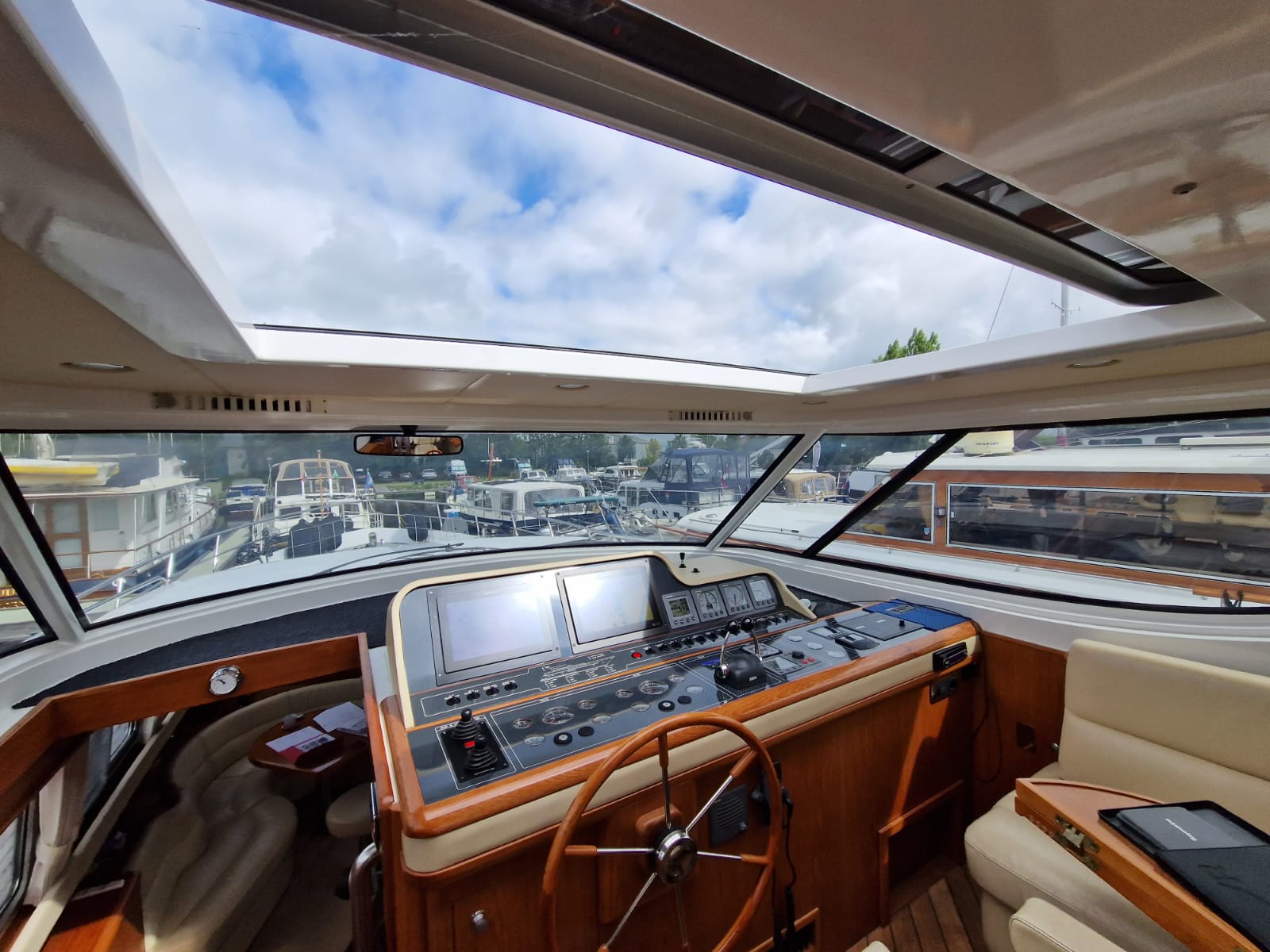 Valk Continental 15.50 HT