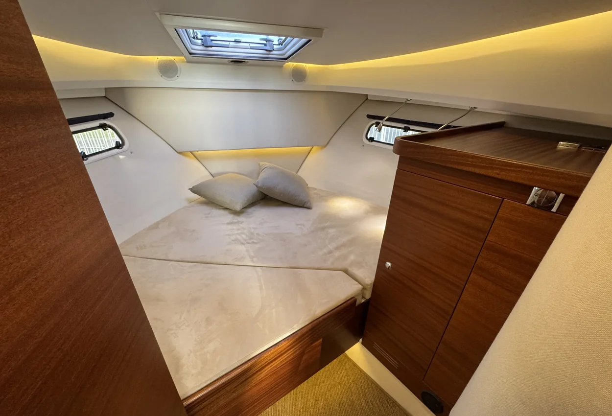 Nimbus 305 Coupe