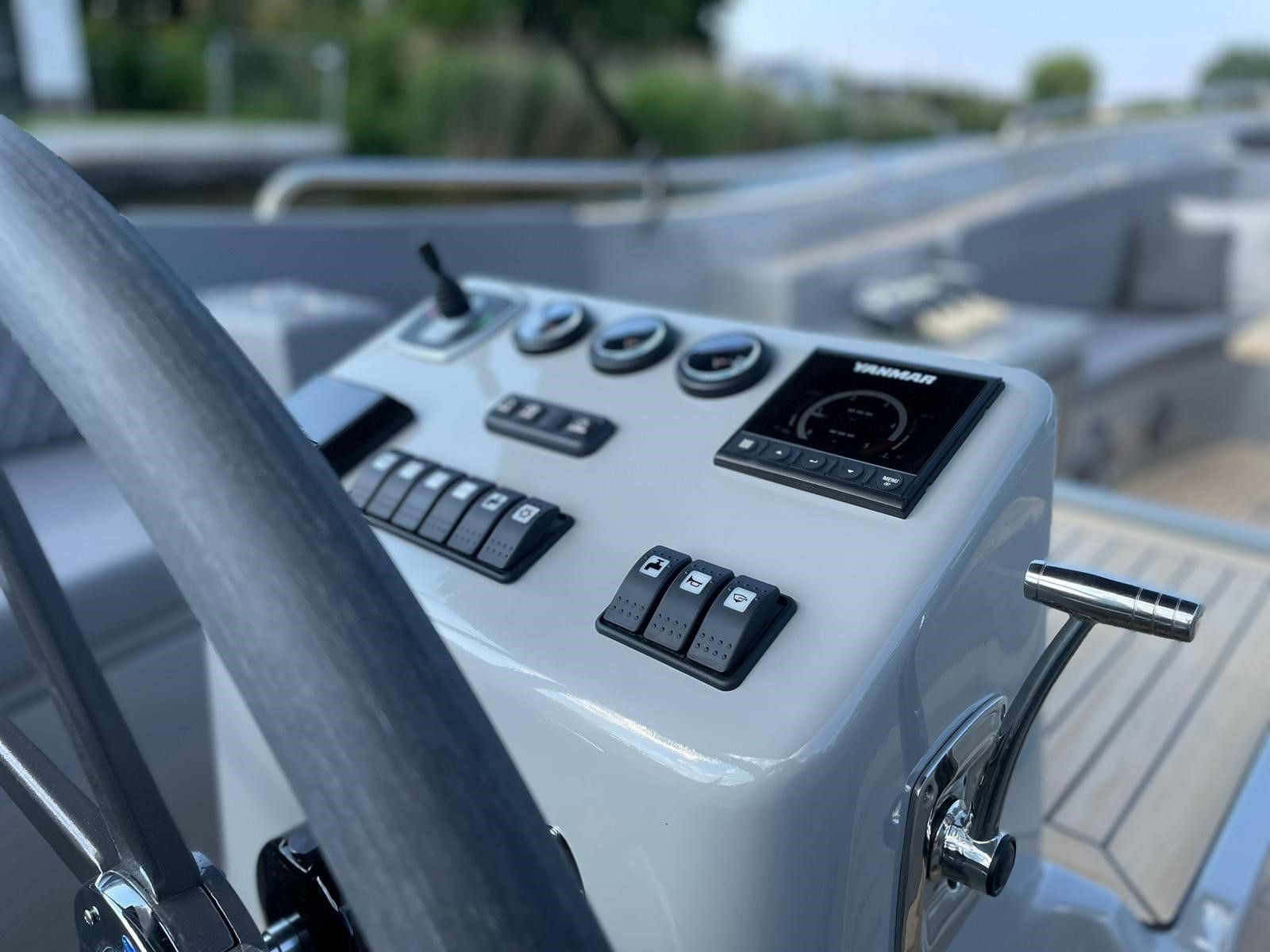 Seafury 900 Soft-top