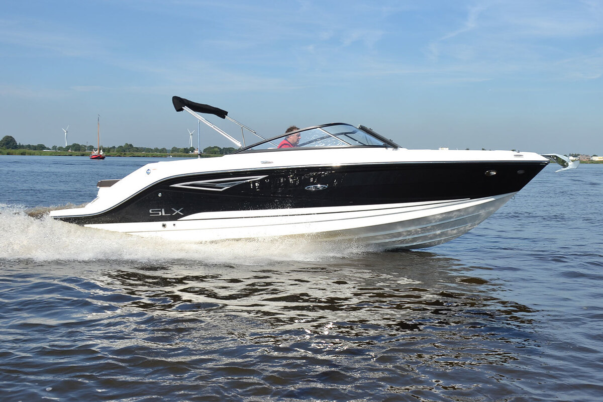 Sea Ray SLX 250