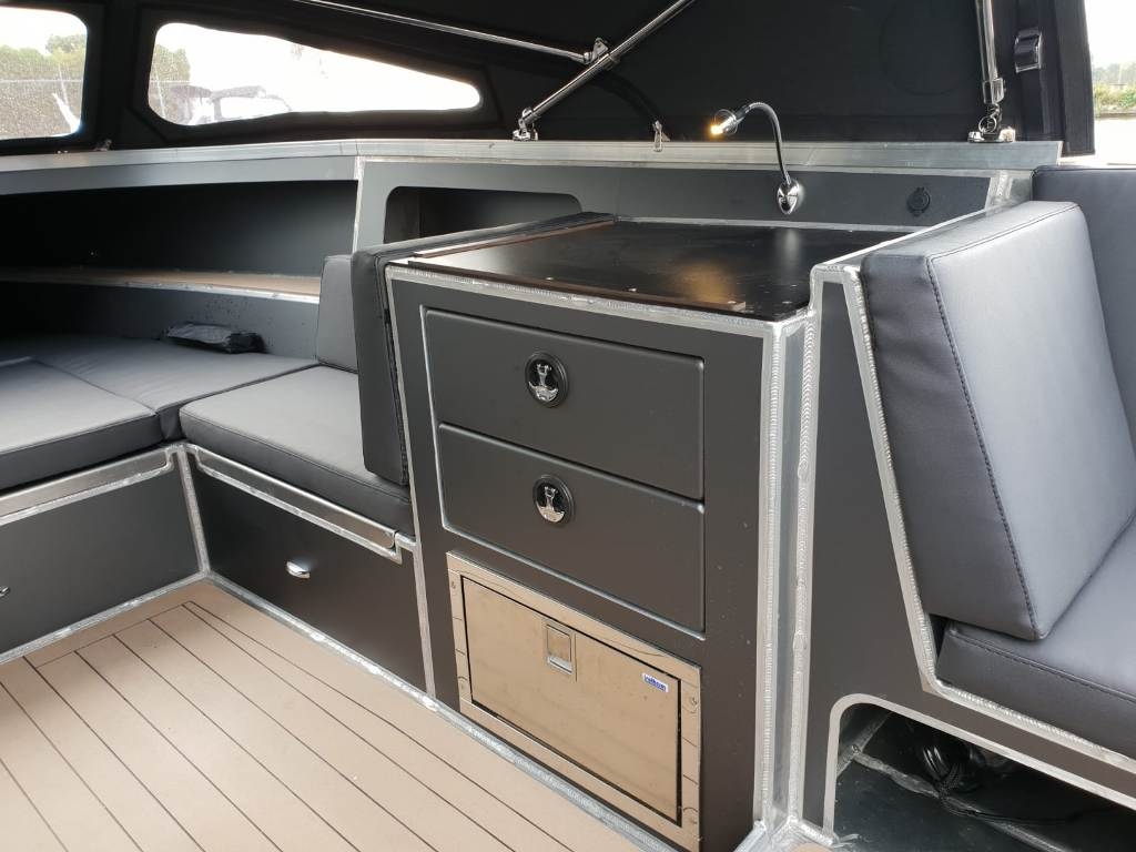 Van Vossen VanVossen Tender 888 (sport)