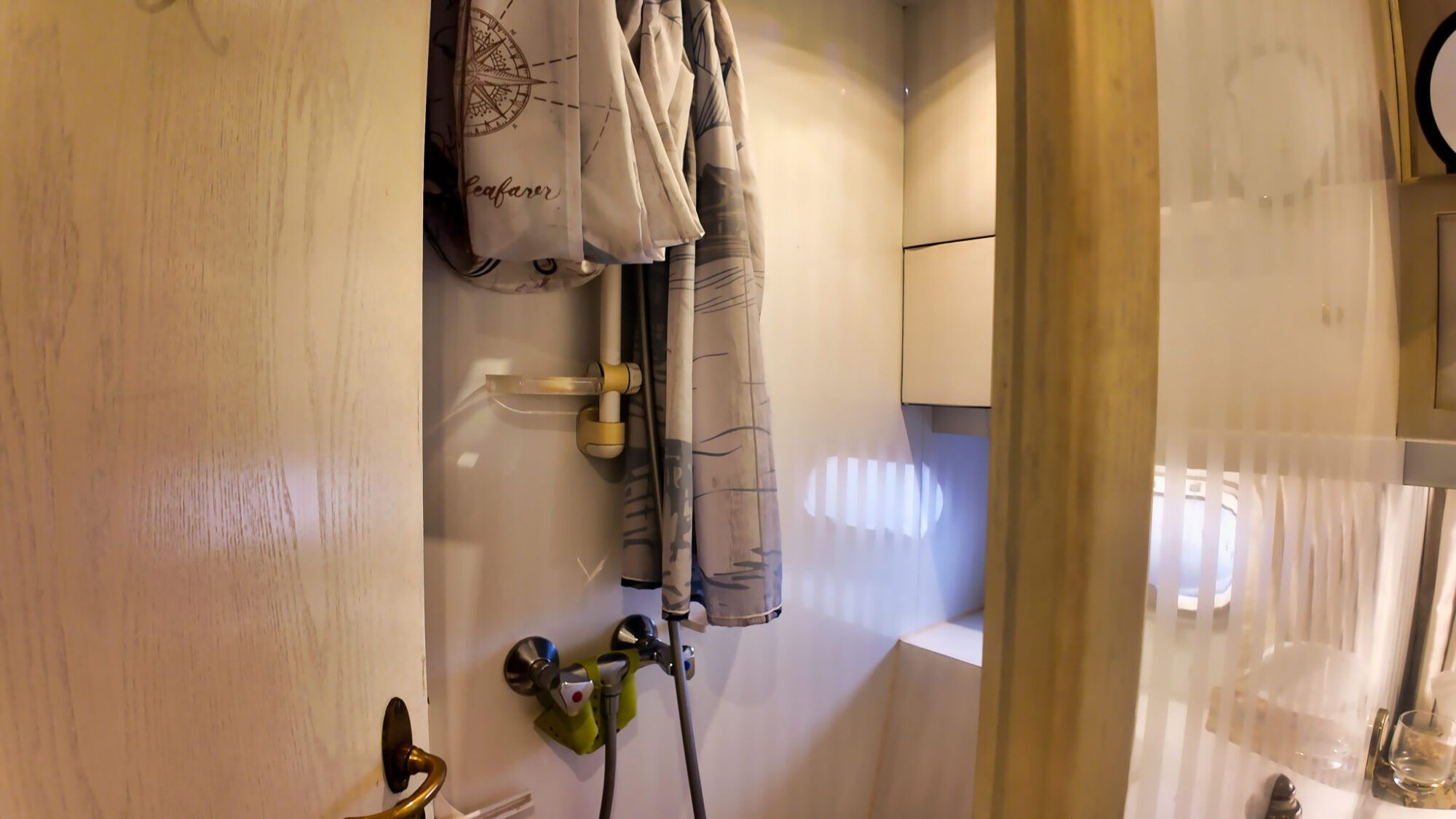 Neptunus 138 / 46 Flybridge Sedan