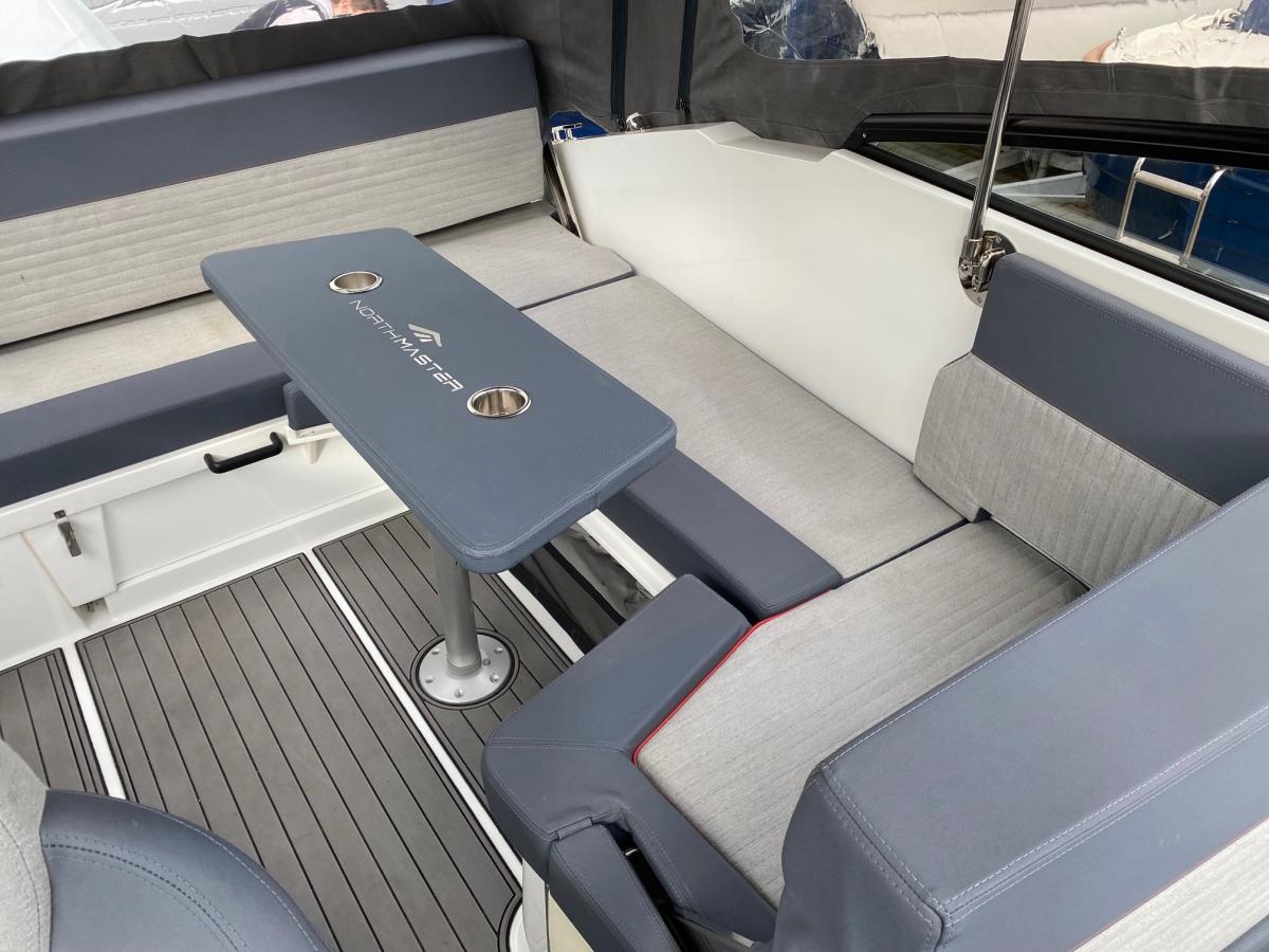 NORTHMASTER 685 Cruiser Cabin