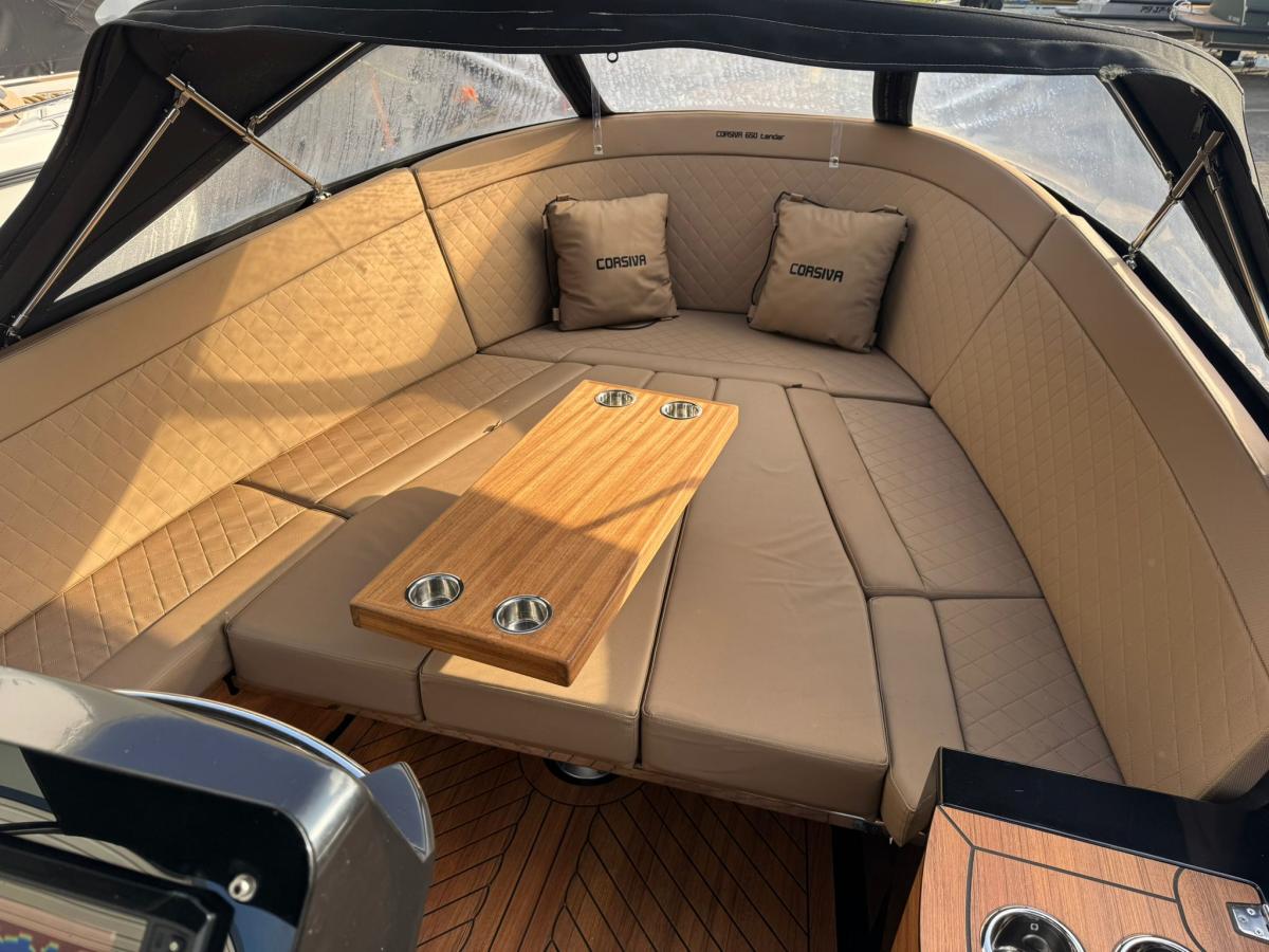 Corsiva 650 Tender