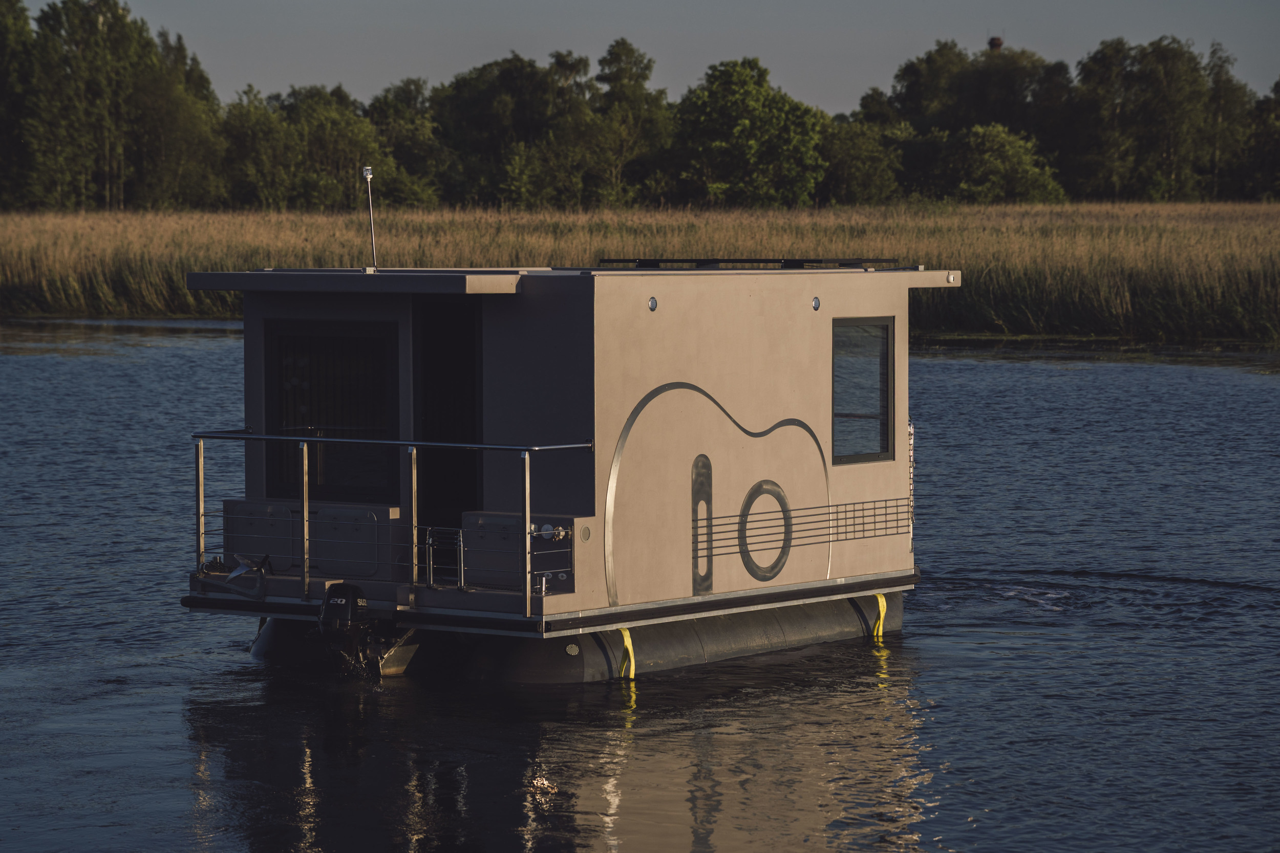 SHB Houseboat GTR 6.3