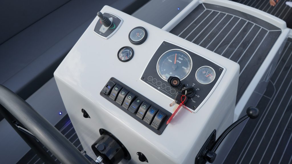 Seafury Hawker 725 OCCASION