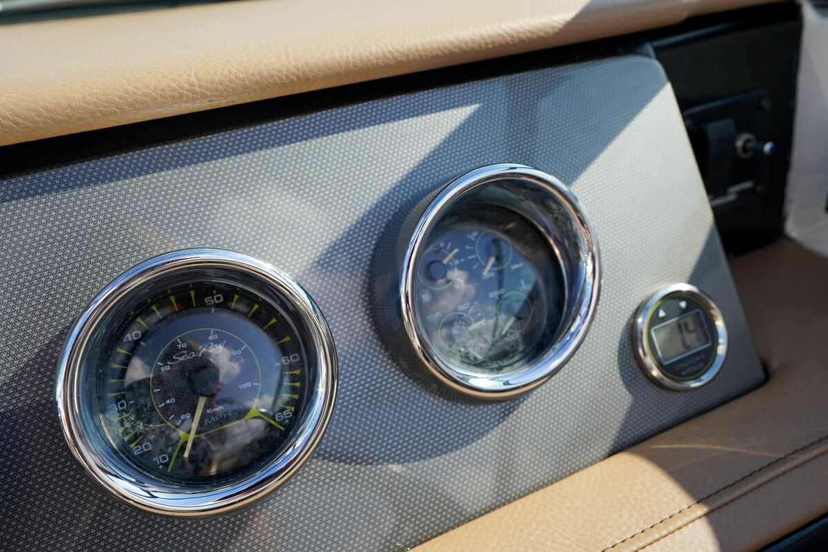 Sea Ray Sun Sport 230