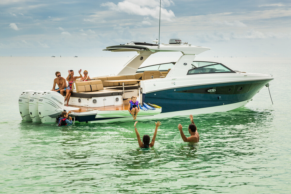 Sea Ray SLX 400 Outboard