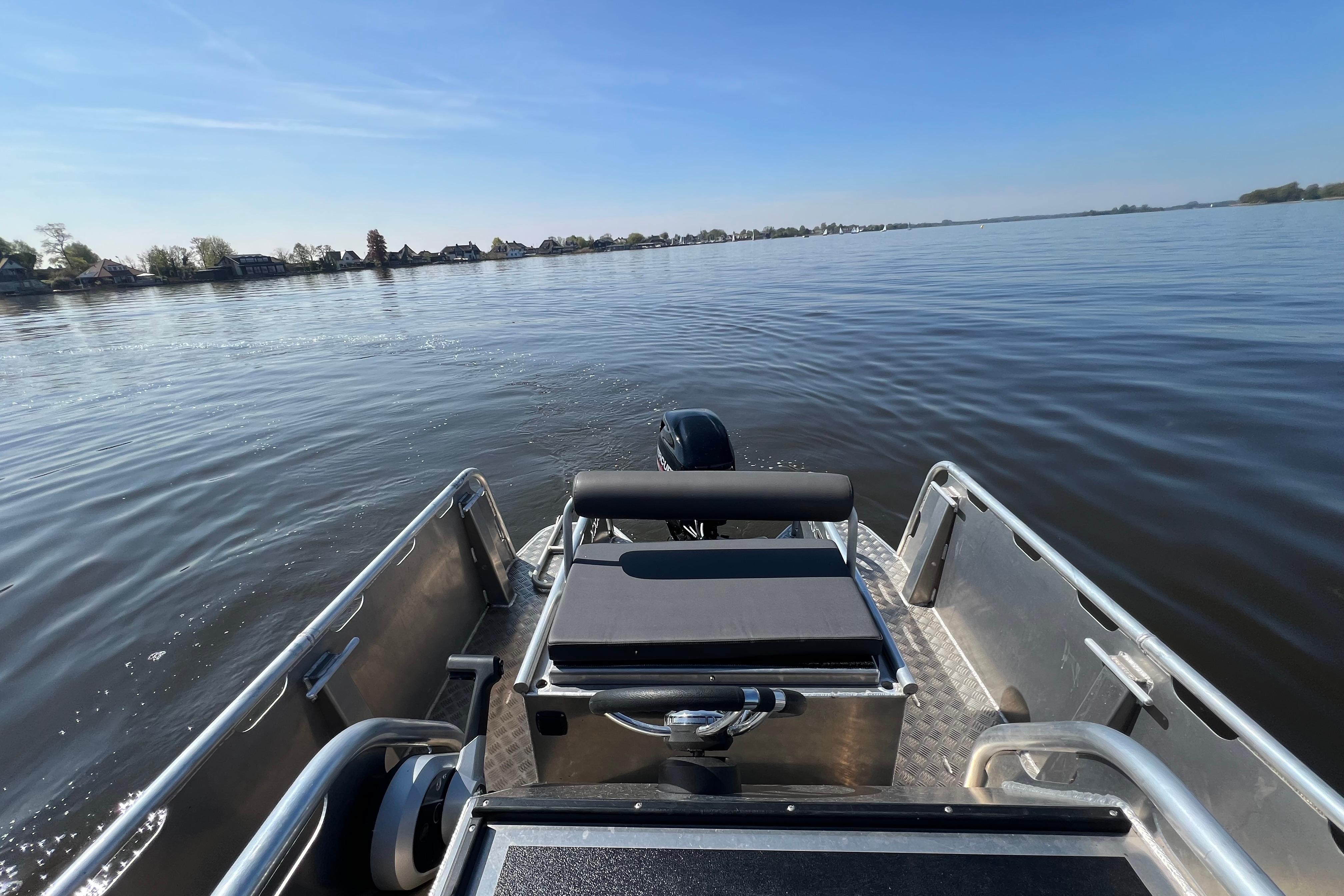 DOCK Steel 650