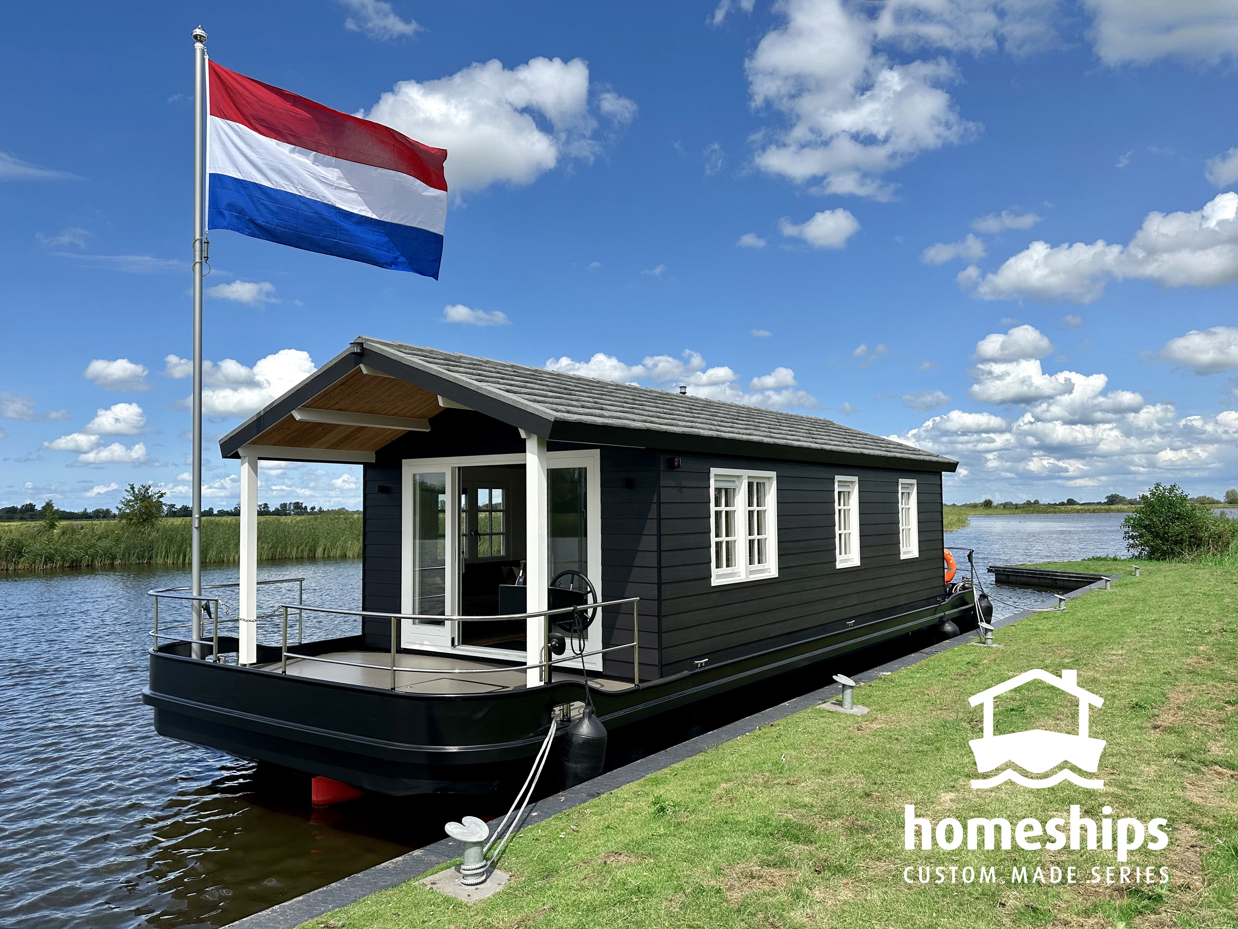 HOMESHIP VaarChalet In Amsterdam 1250D Luxe Houseboat