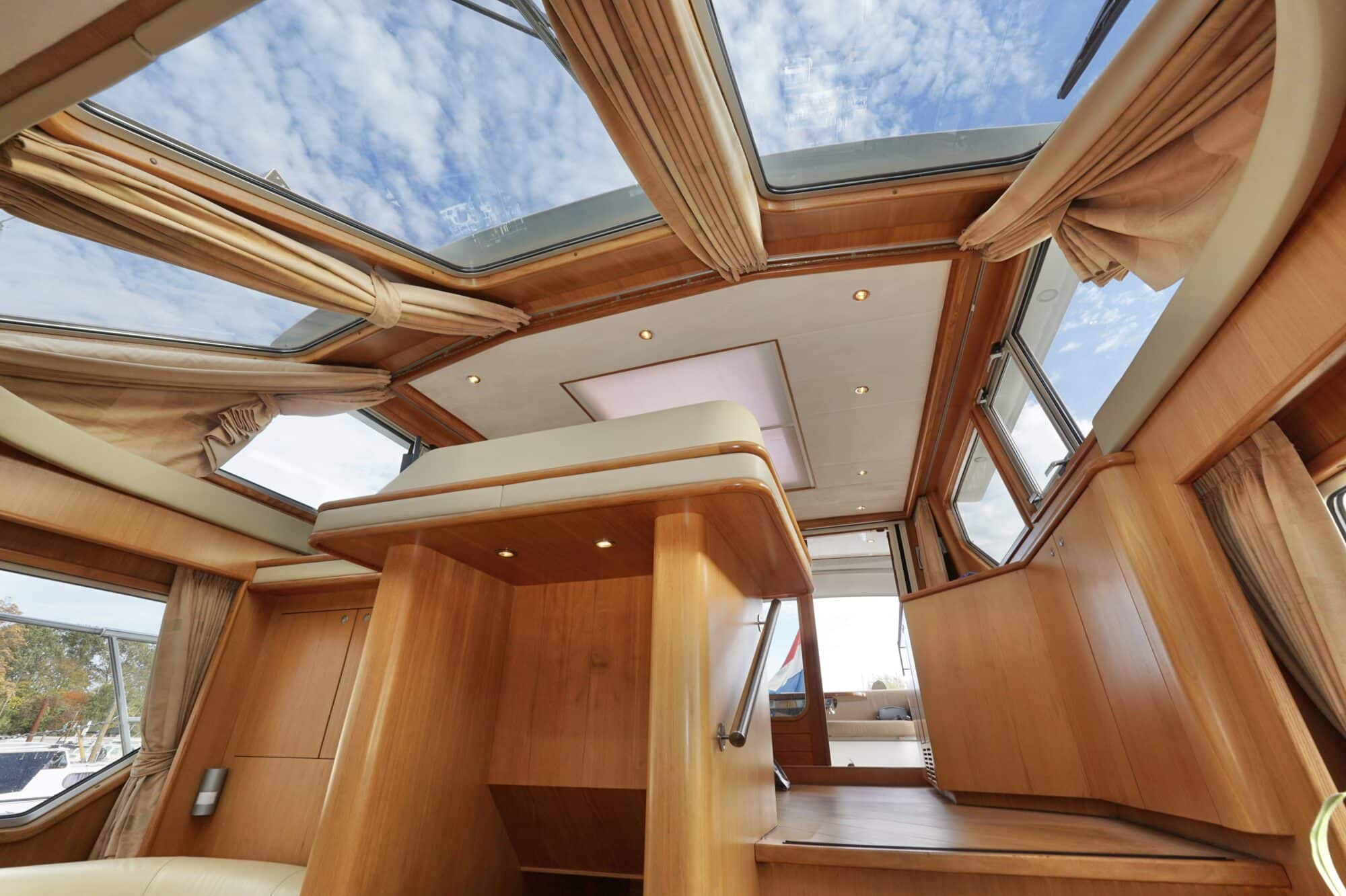 Van den Hoven Exclusive 18.00 VS