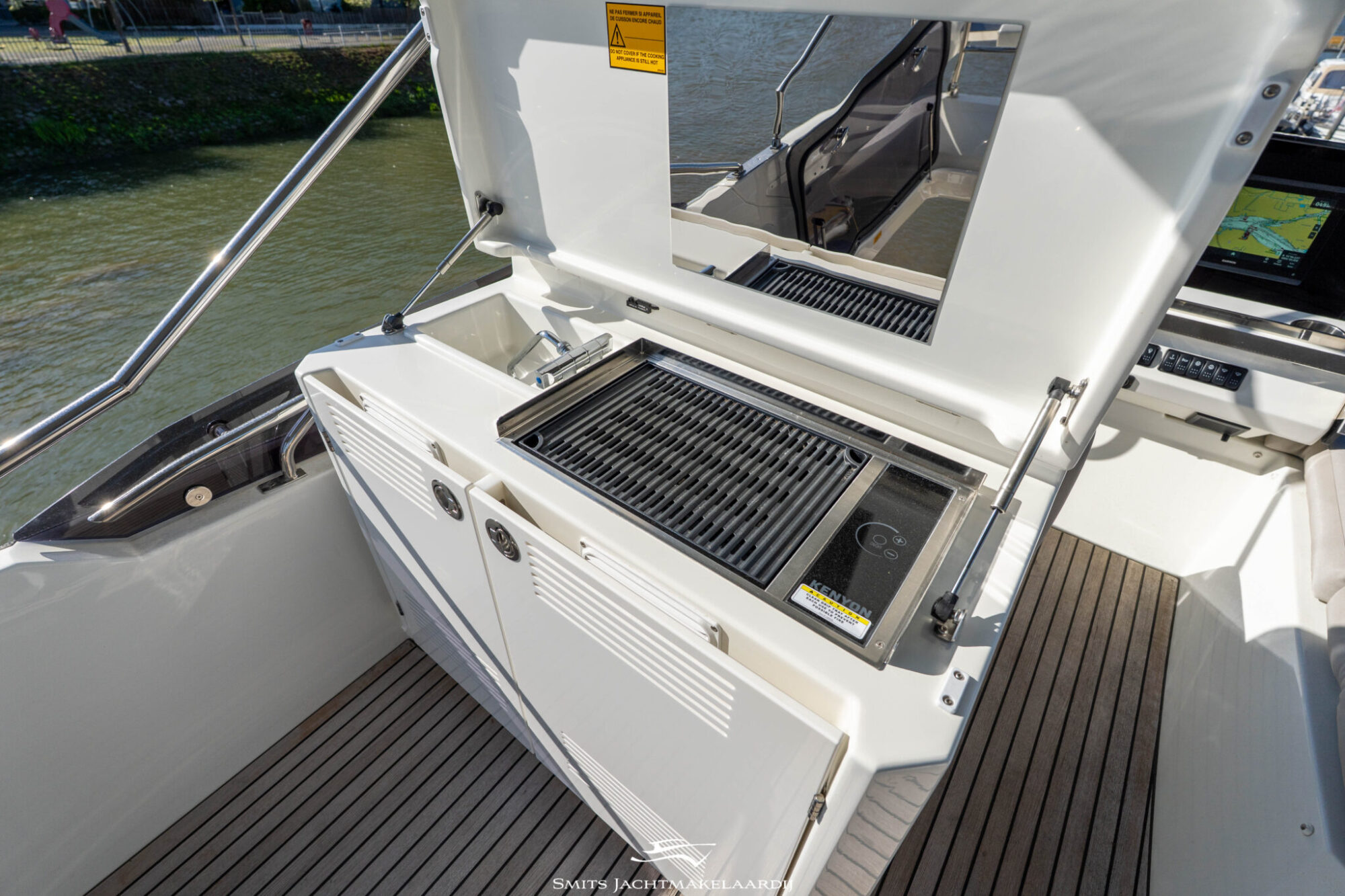 Prestige 590 Flybridge