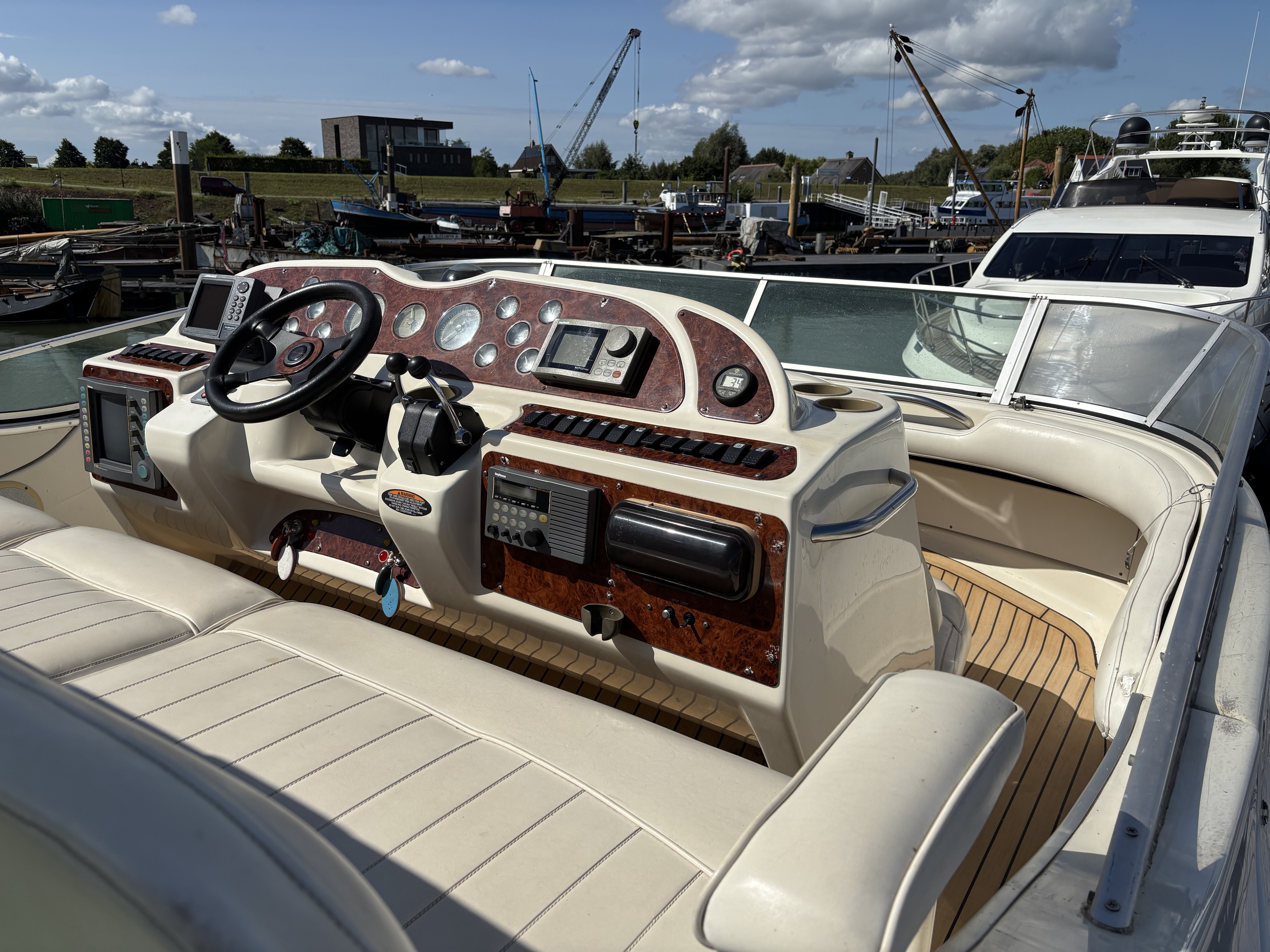Maxum 4100 SCA