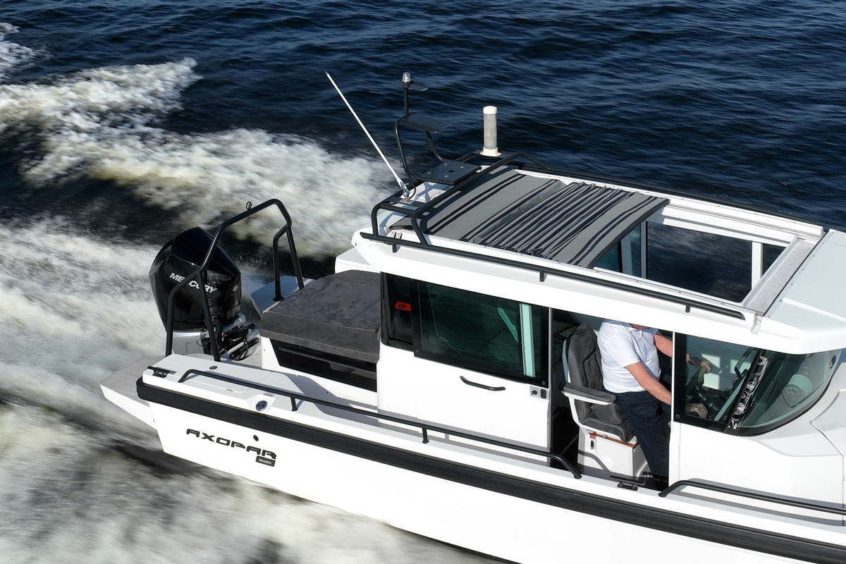 Axopar 28 Cabin