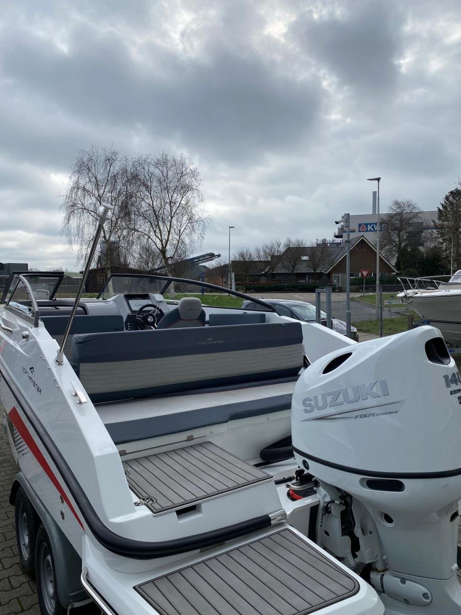 NORTHMASTER 685 Cruiser Cabin