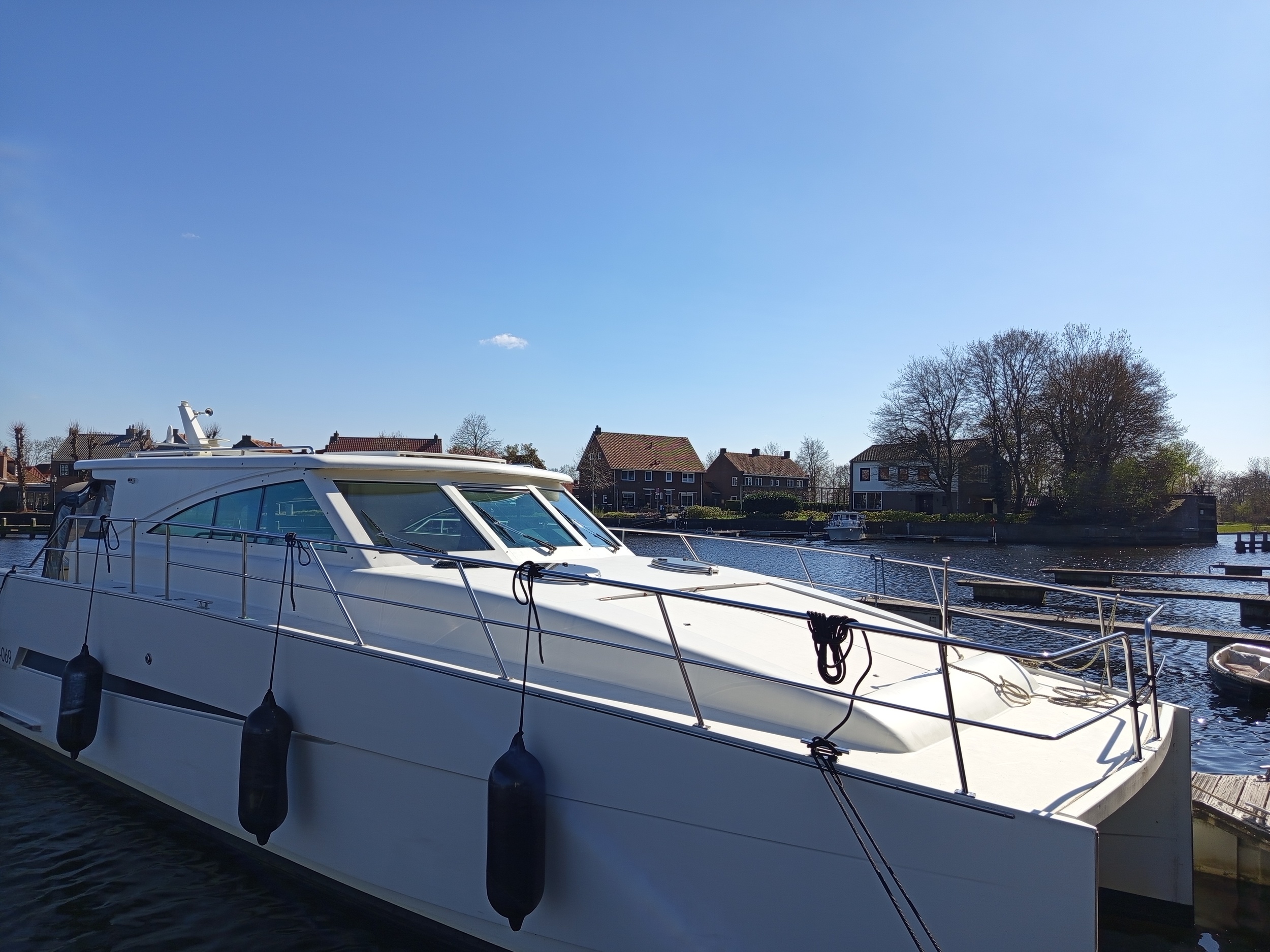 Motor Catamaran 12.5
