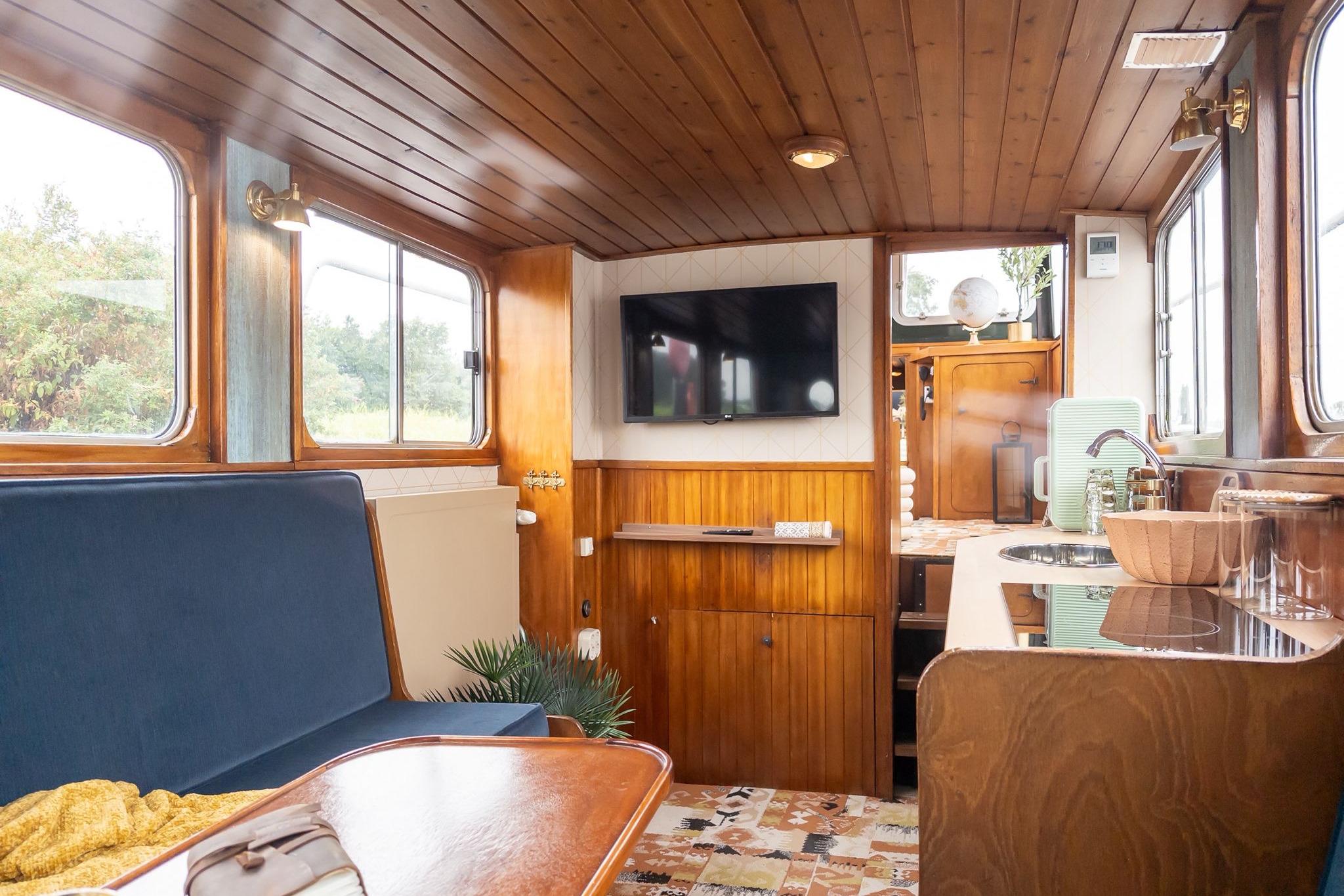 Lemsteraak motorjacht