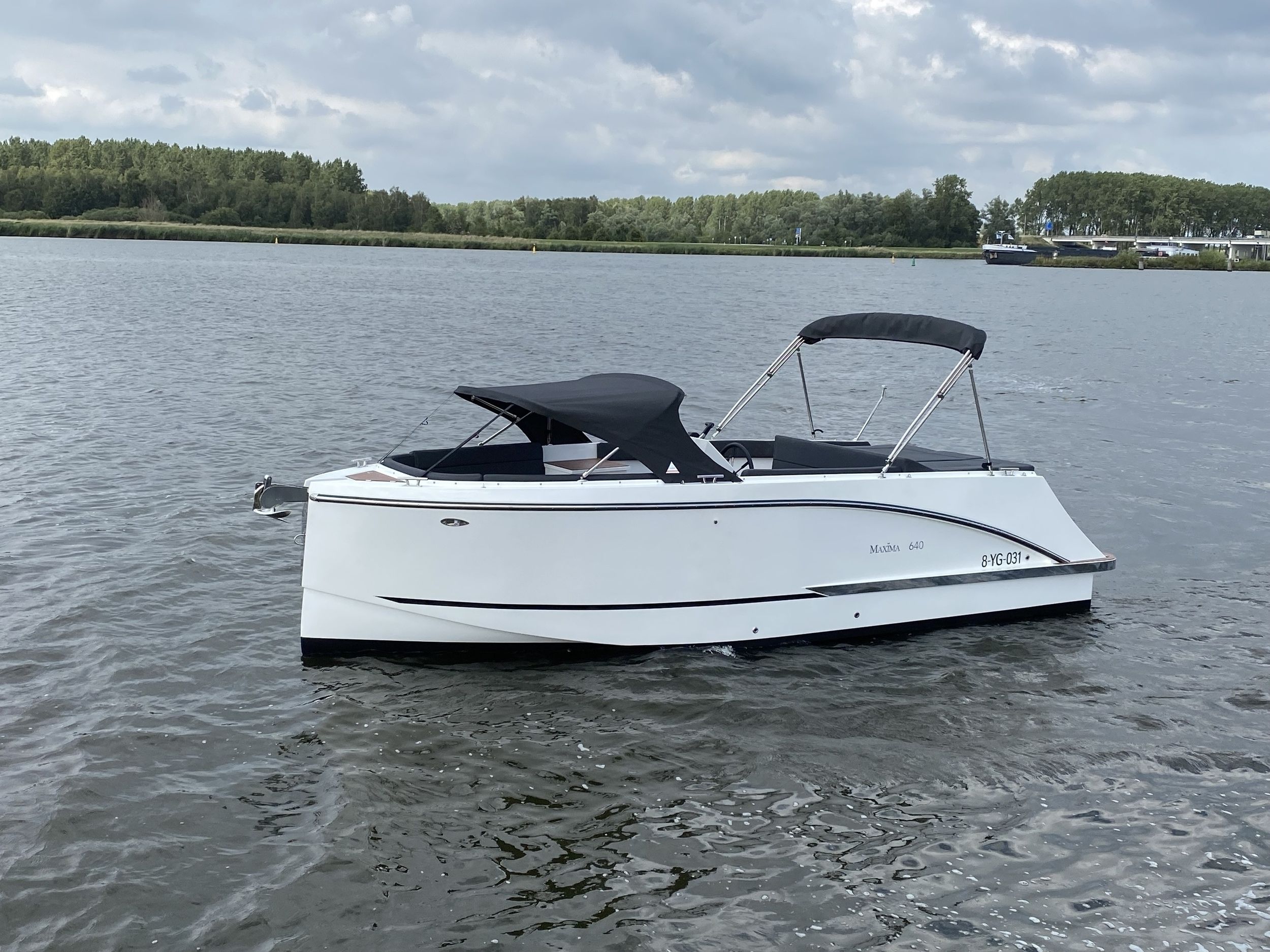 Maxima 640 Tender