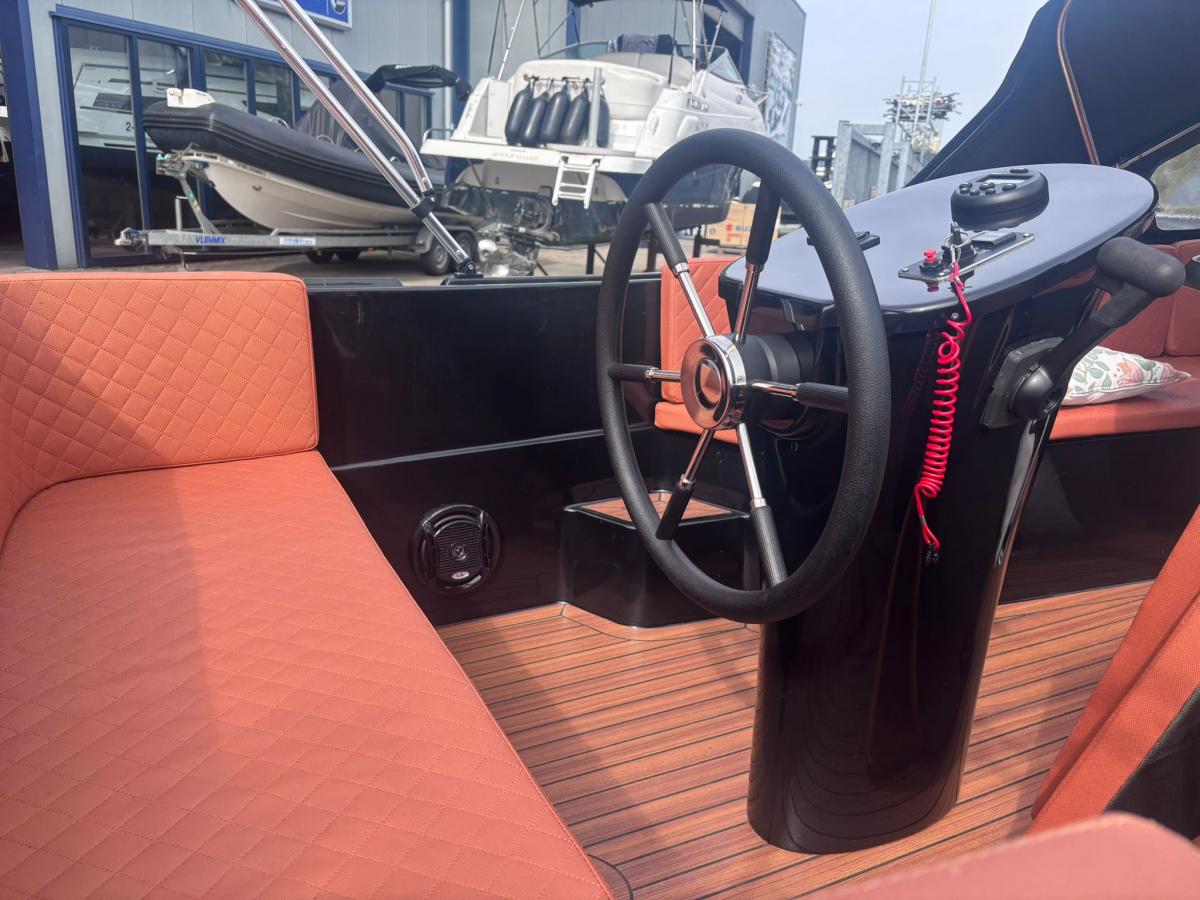 Maassloep 590 Tender