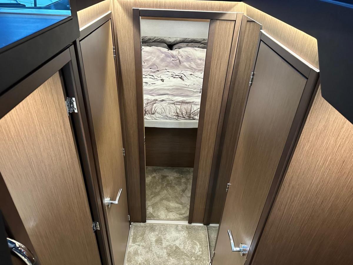 JEANNEAU NC37 met slechts 87 uur!