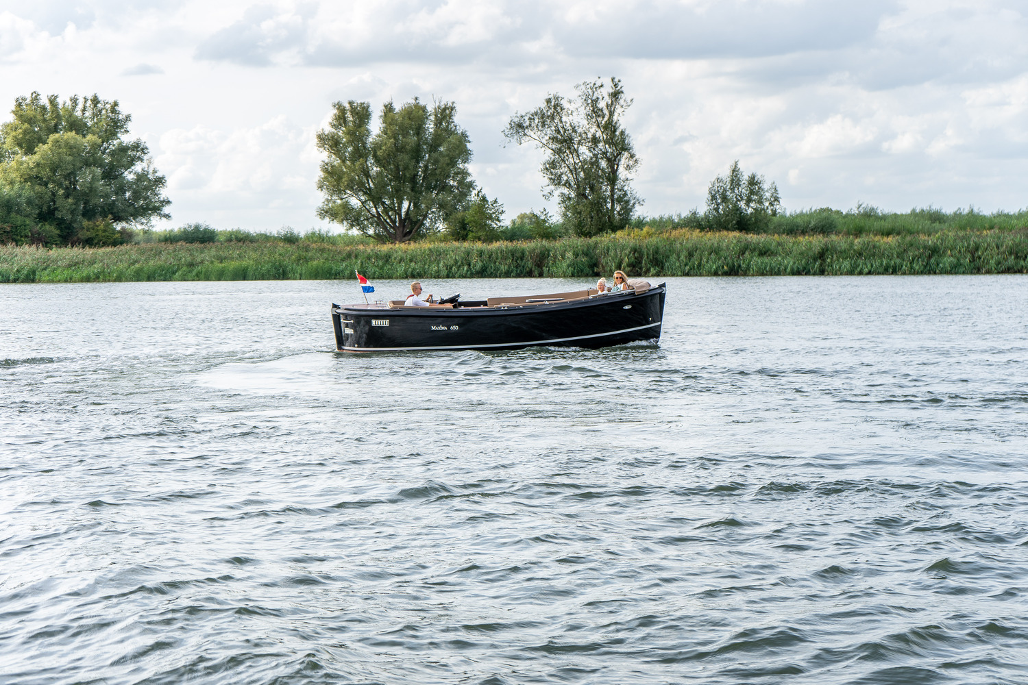 Maxima Boats 650 Flying Lounge