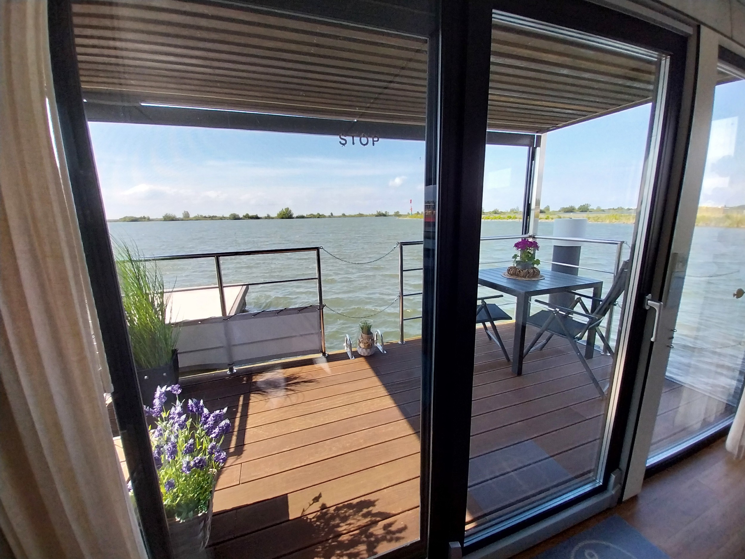HT4 Houseboat Lelystad Ligplaats