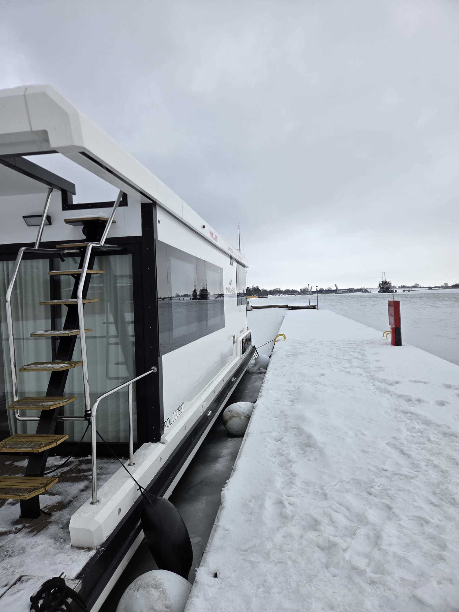 Nomadream Cat-House 1200 Double Decker Houseboat
