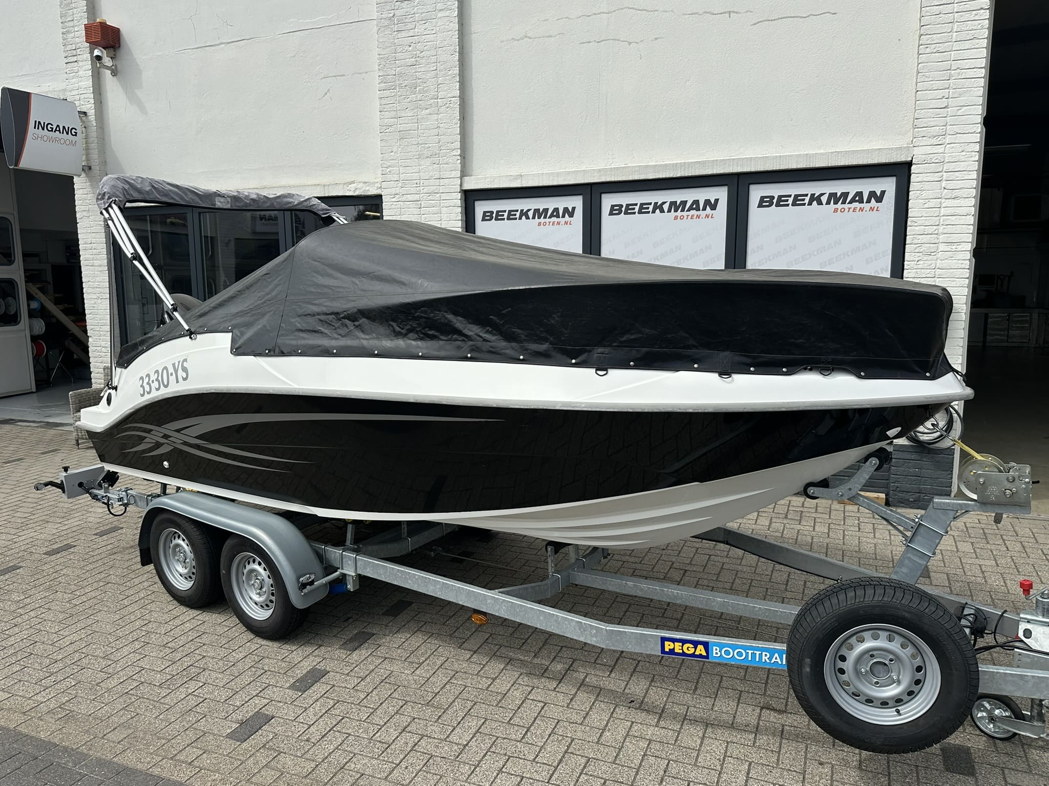 Trident 550 Open