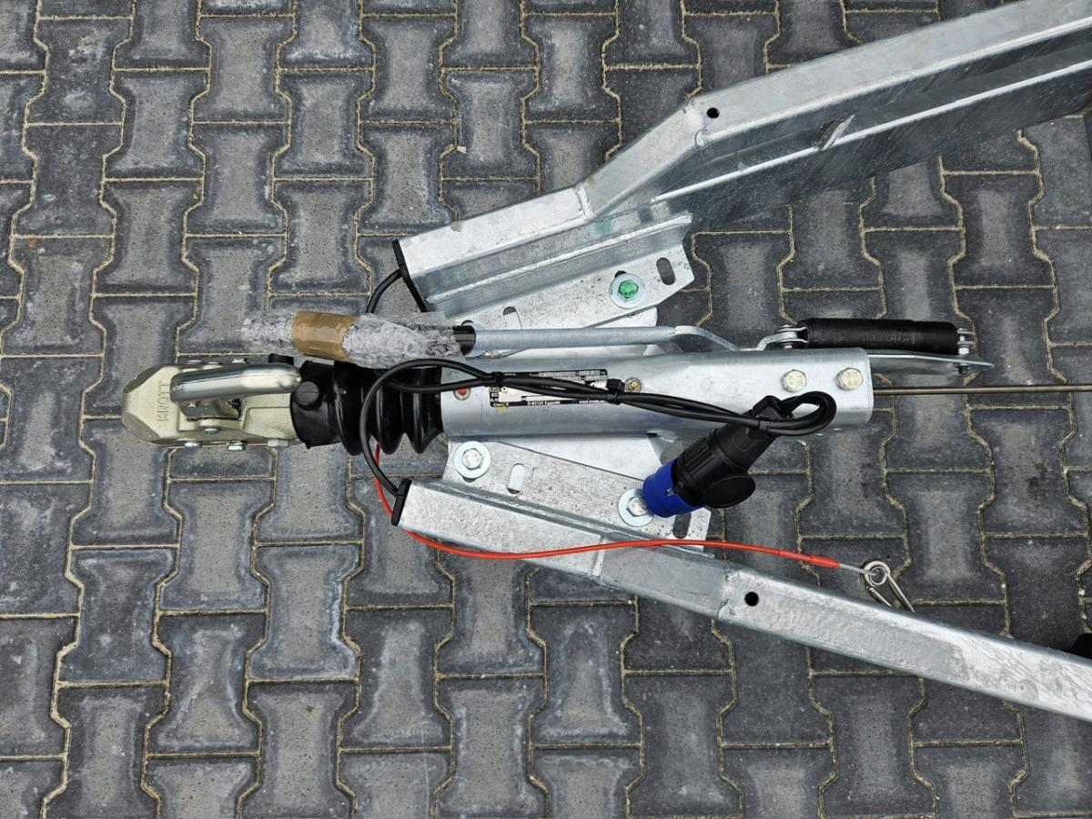 Vlemmix Boottrailers F 2700 kg. Balken trailer met Wegklapbare LED verlichting