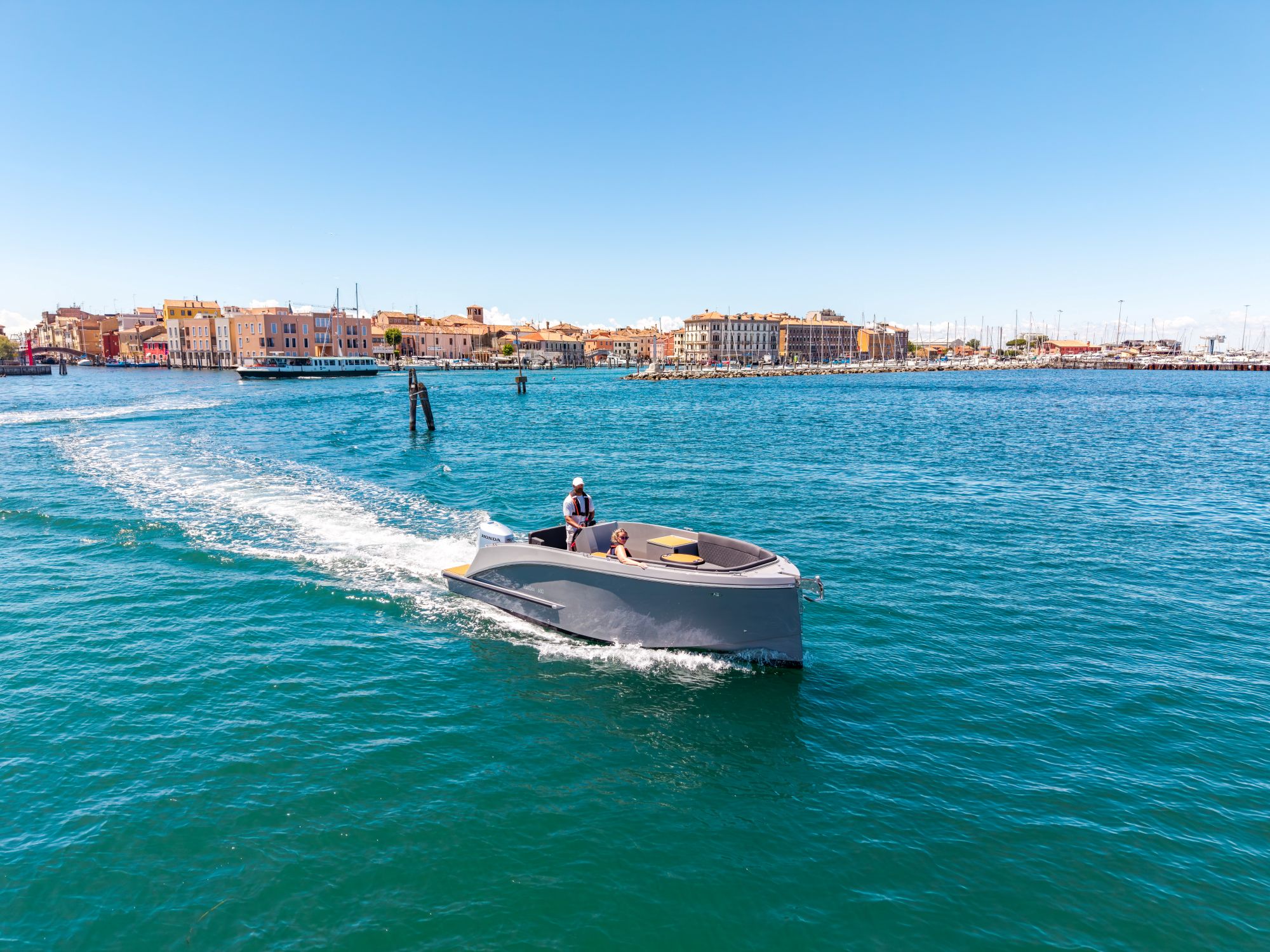 Maxima Boats 680 Sport Lounge