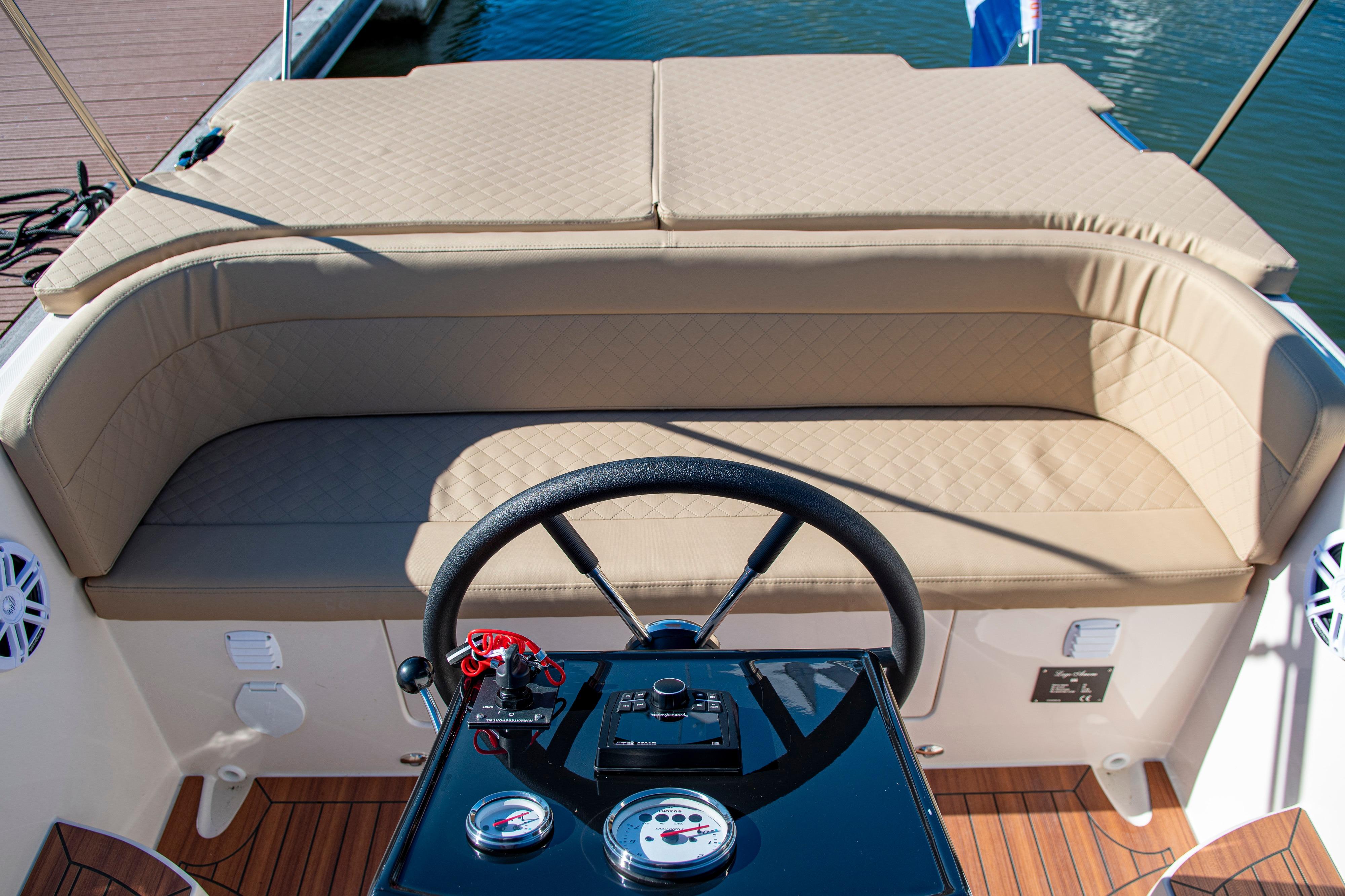 Lago Amore 606 Tender