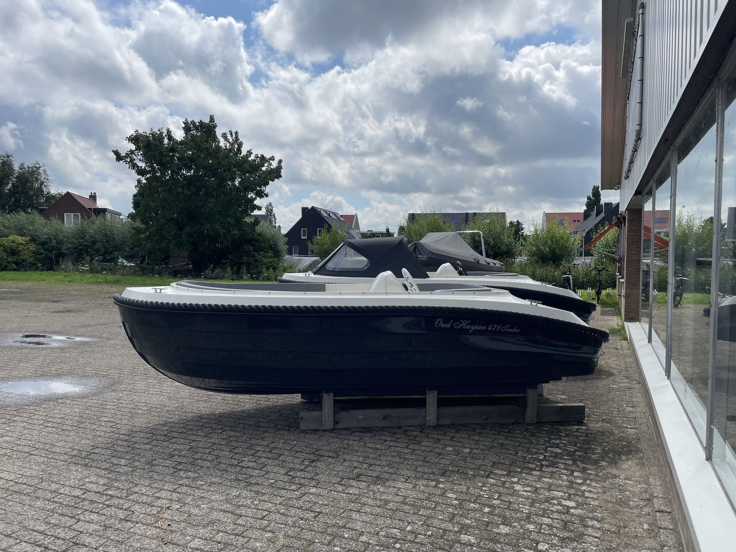 Oud Huijzer 471 Tender Basic