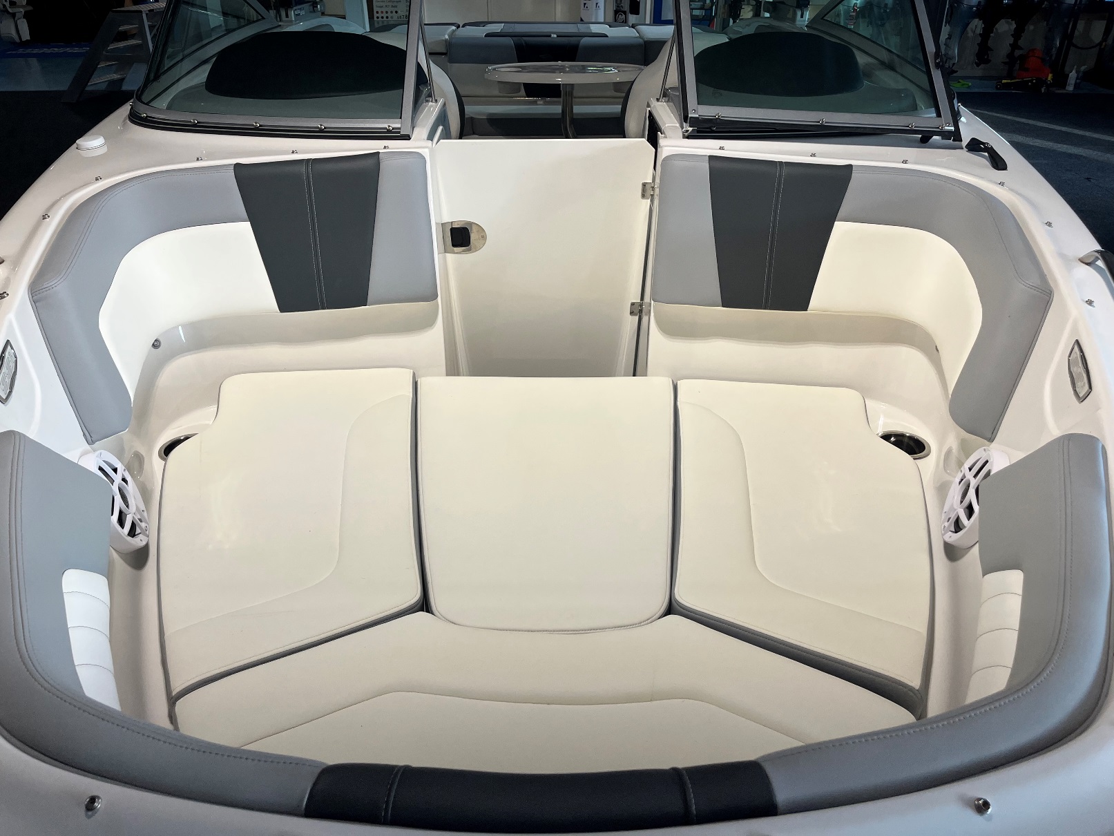 Chaparral AANBIEDING -  23 SSI met Mercruiser 300 pk uit bouwjaar 2024!