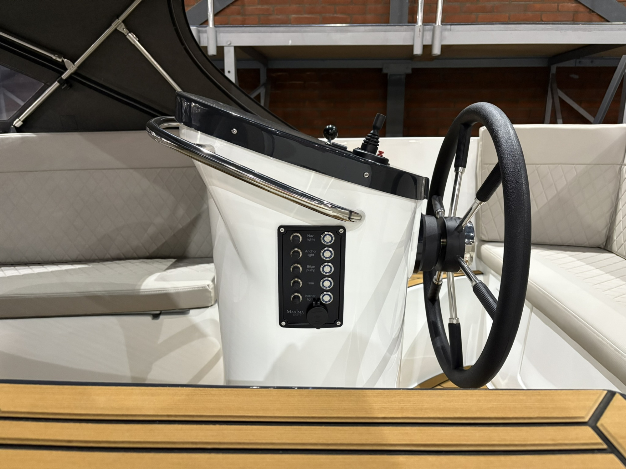 Maxima Boats 620 retro MC in donkergrijs op voorraad!