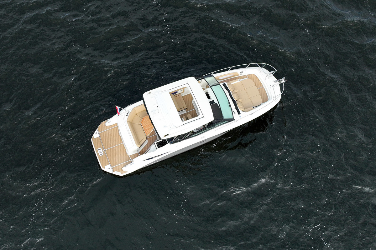 Sea Ray Sundancer 320