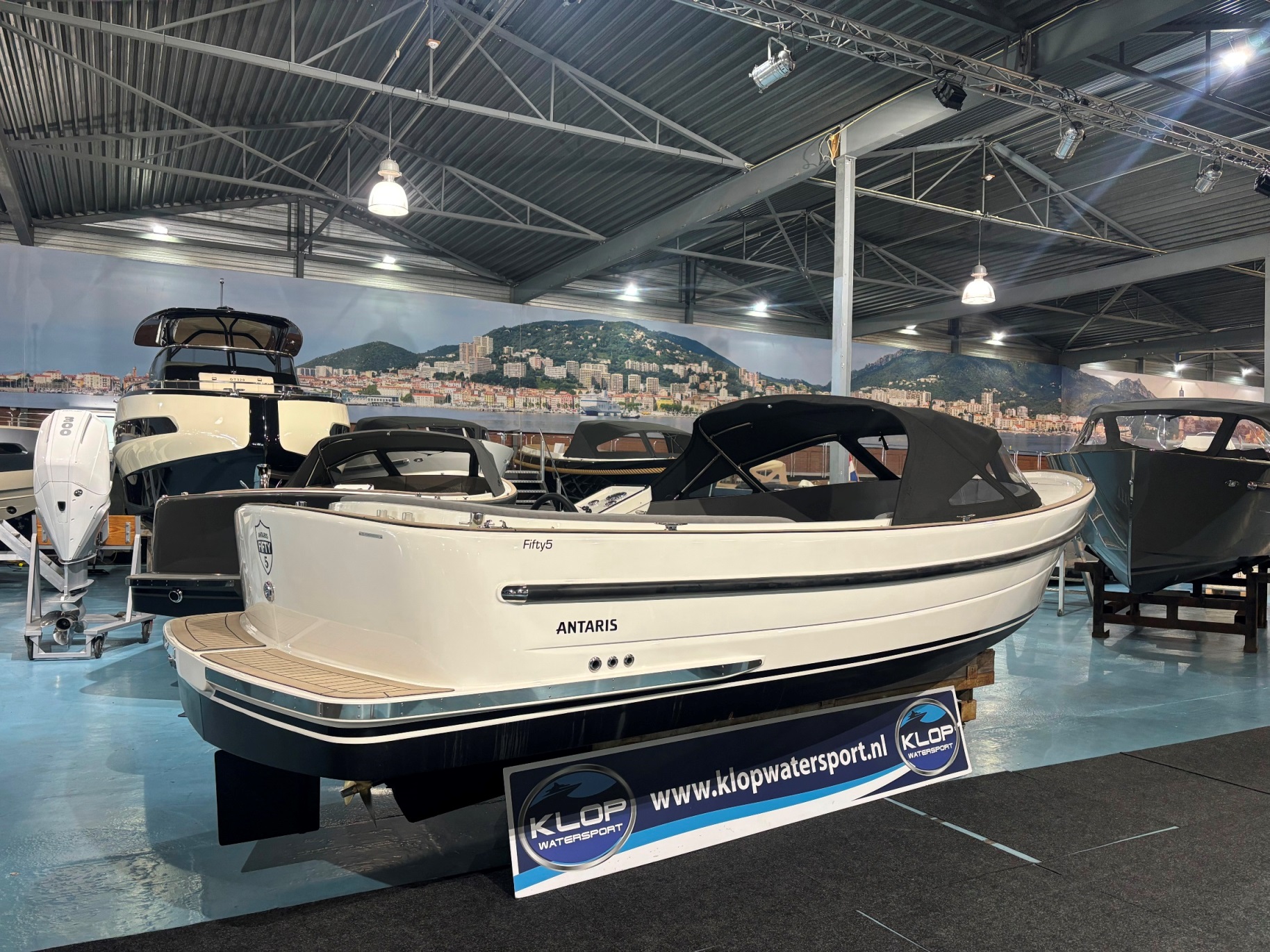 Antaris Fifty5 met vetus 27 pk - op voorraad