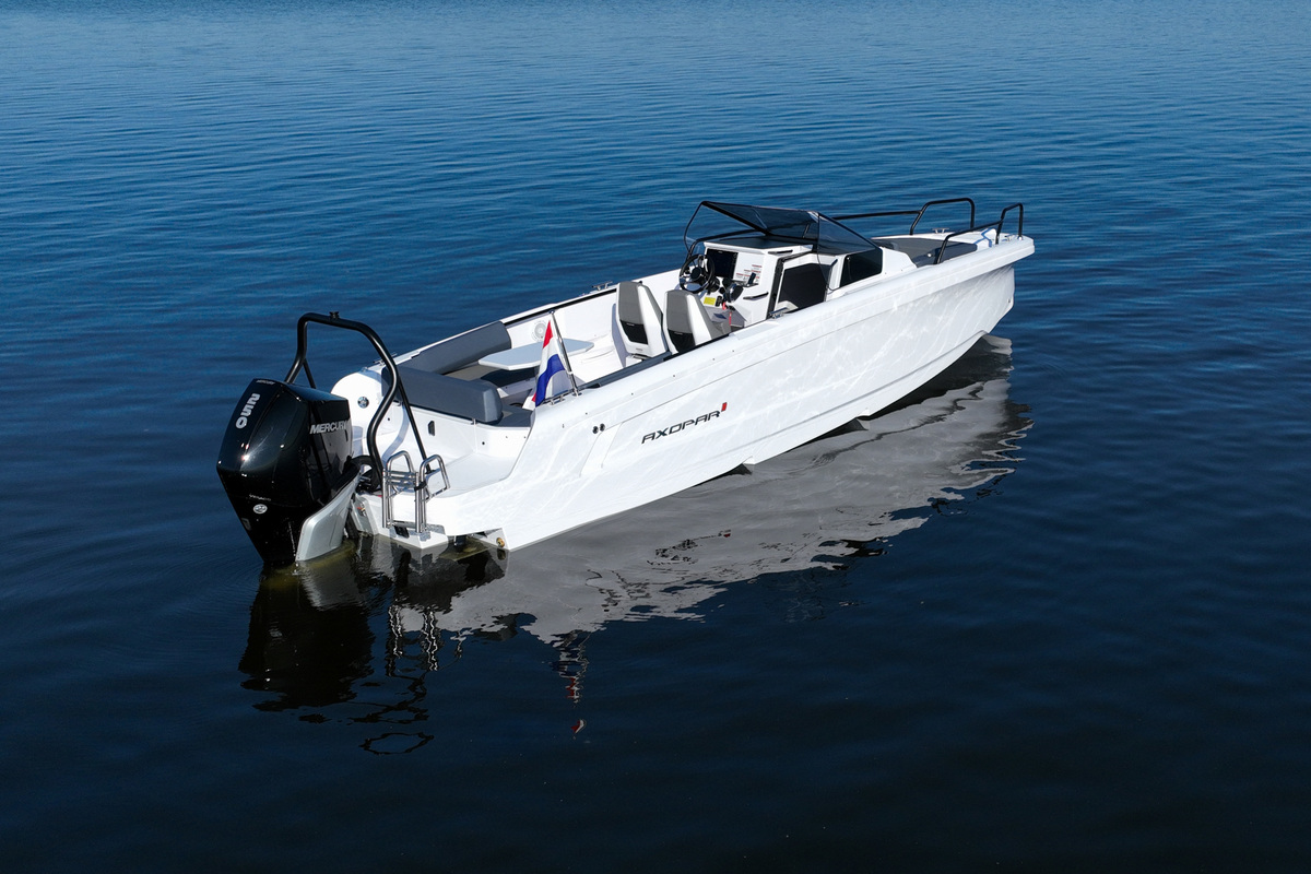 Axopar 25 Cross Bow & Cross Top