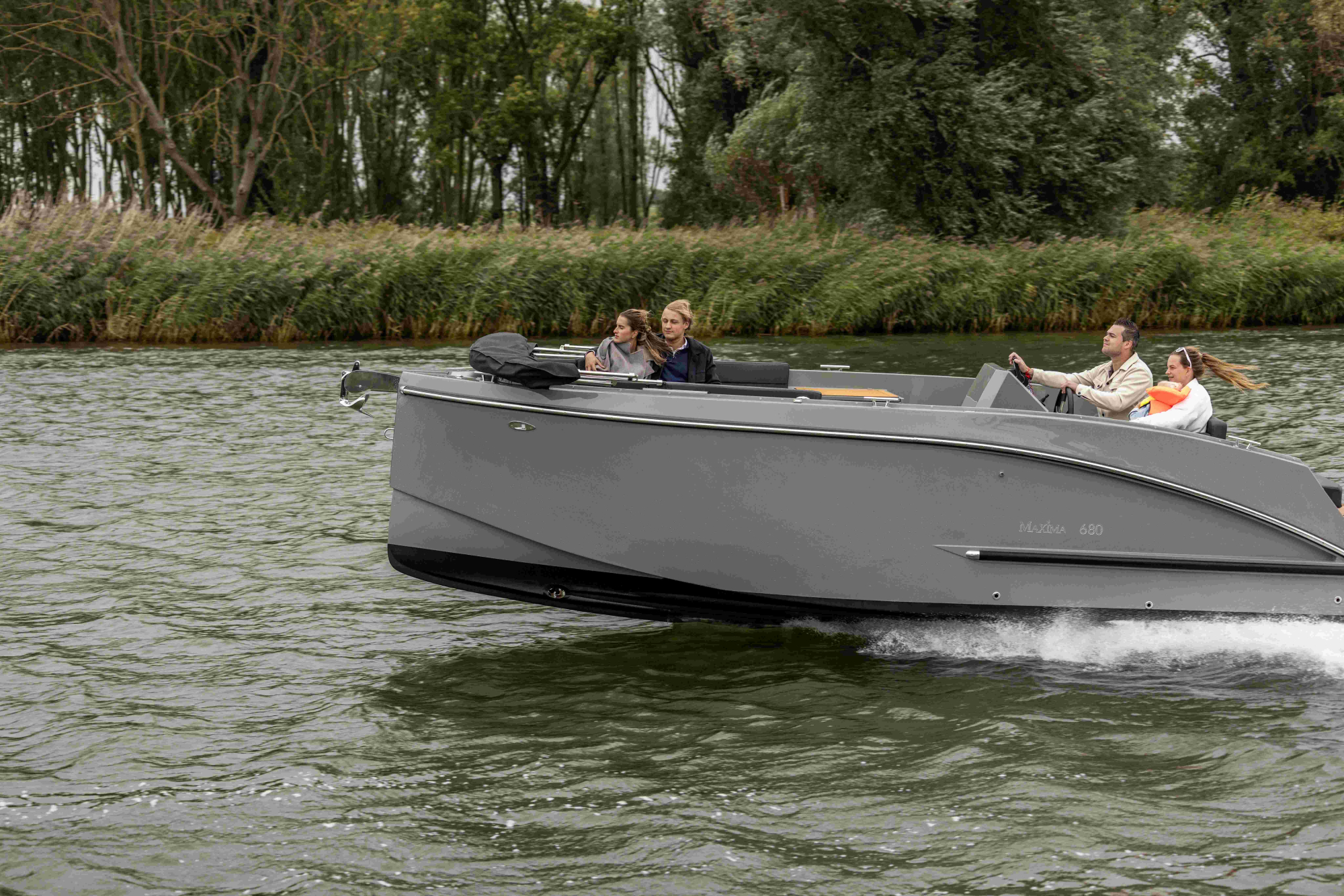 Maxima Boats 680 Sport Lounge