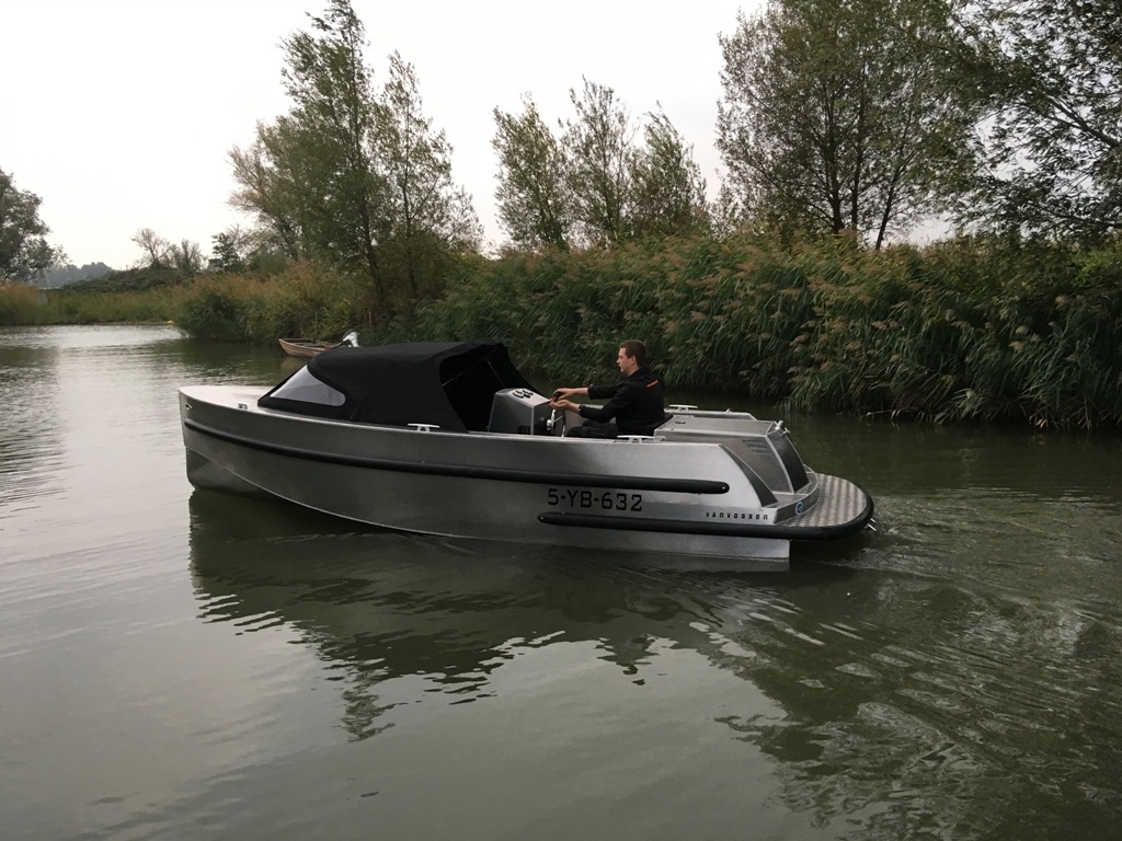 Van Vossen VanVossen Tender 600 (sport)