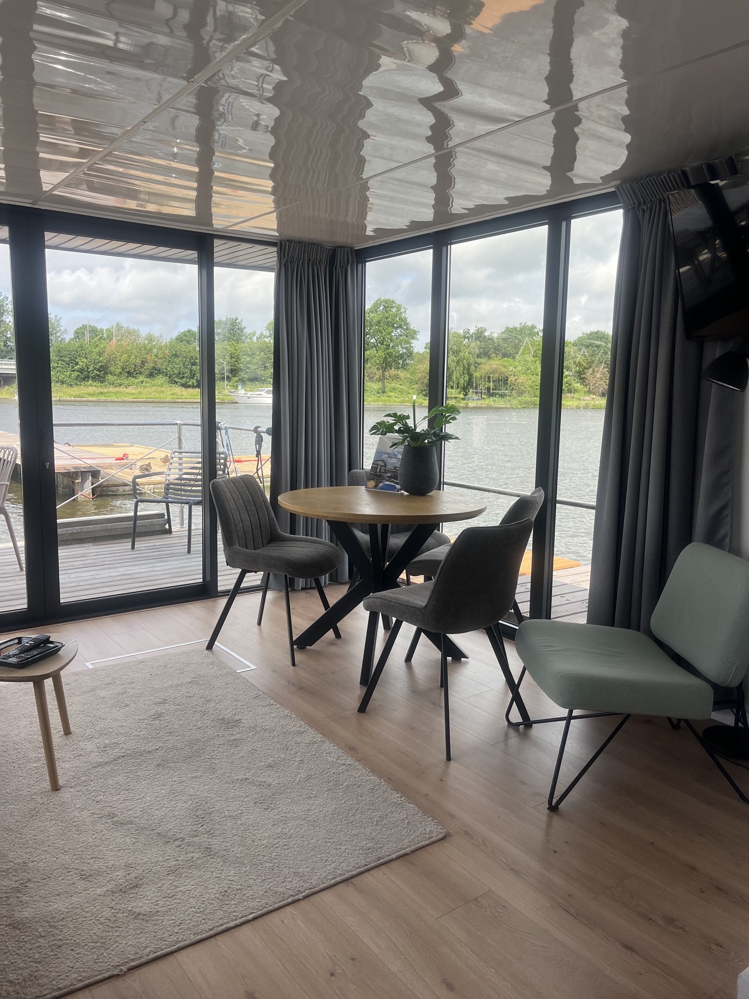 Campi 400 Houseboat 400, Uitgeest Ligplaats