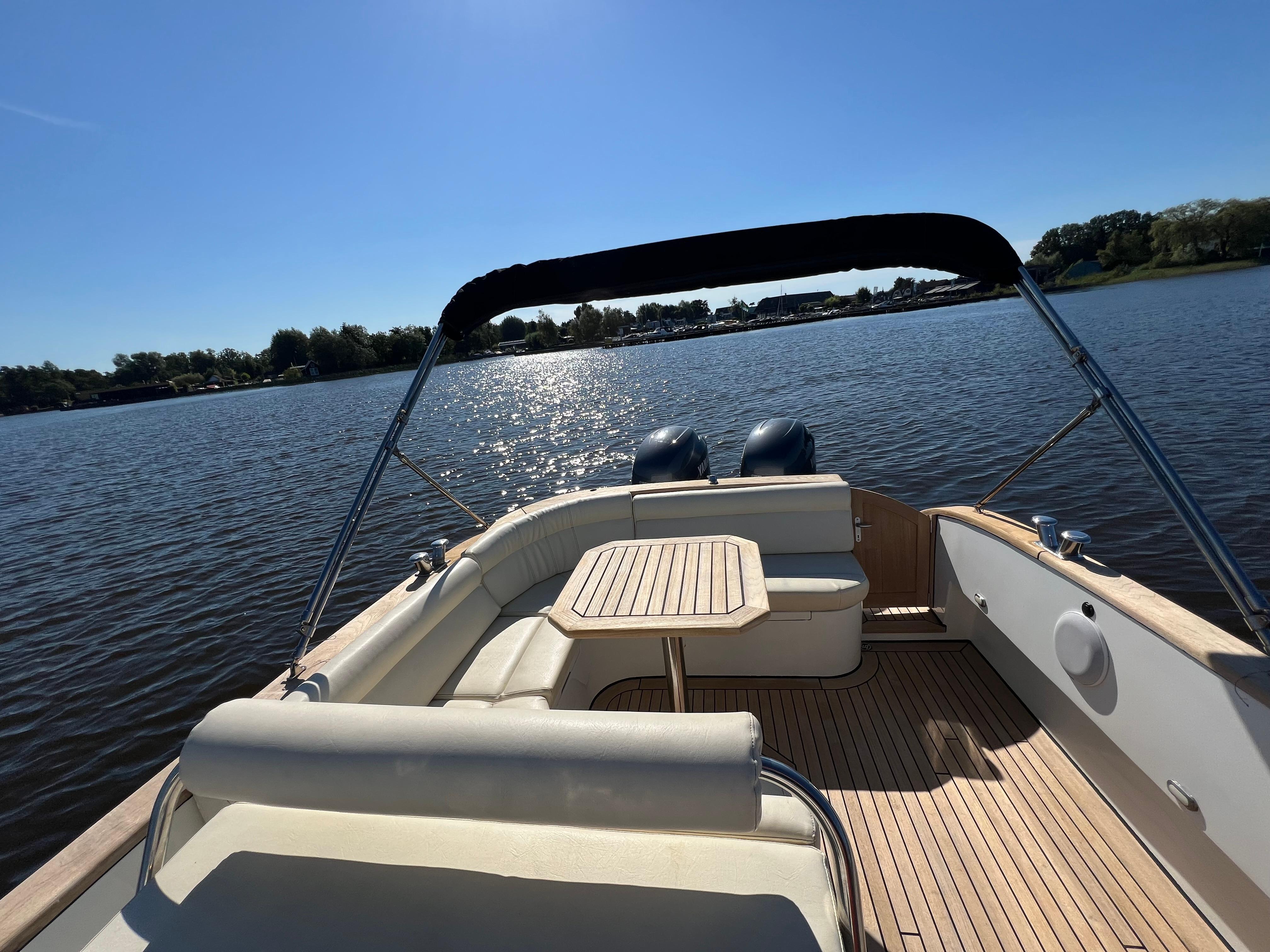 Center Console Blackfish Crossover 900